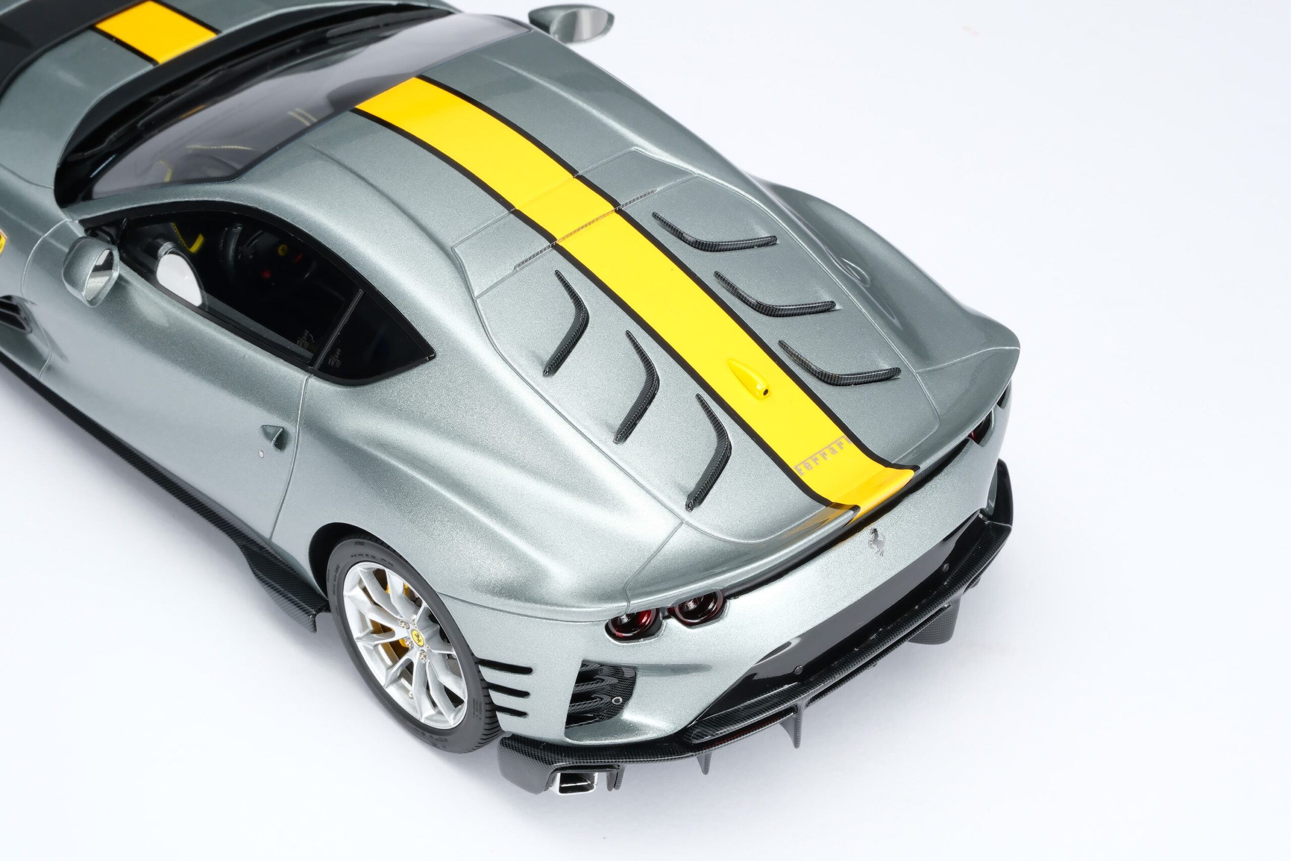 Amalgam Ferrari 812 Competizione - Grau | 1:18 - 画像16