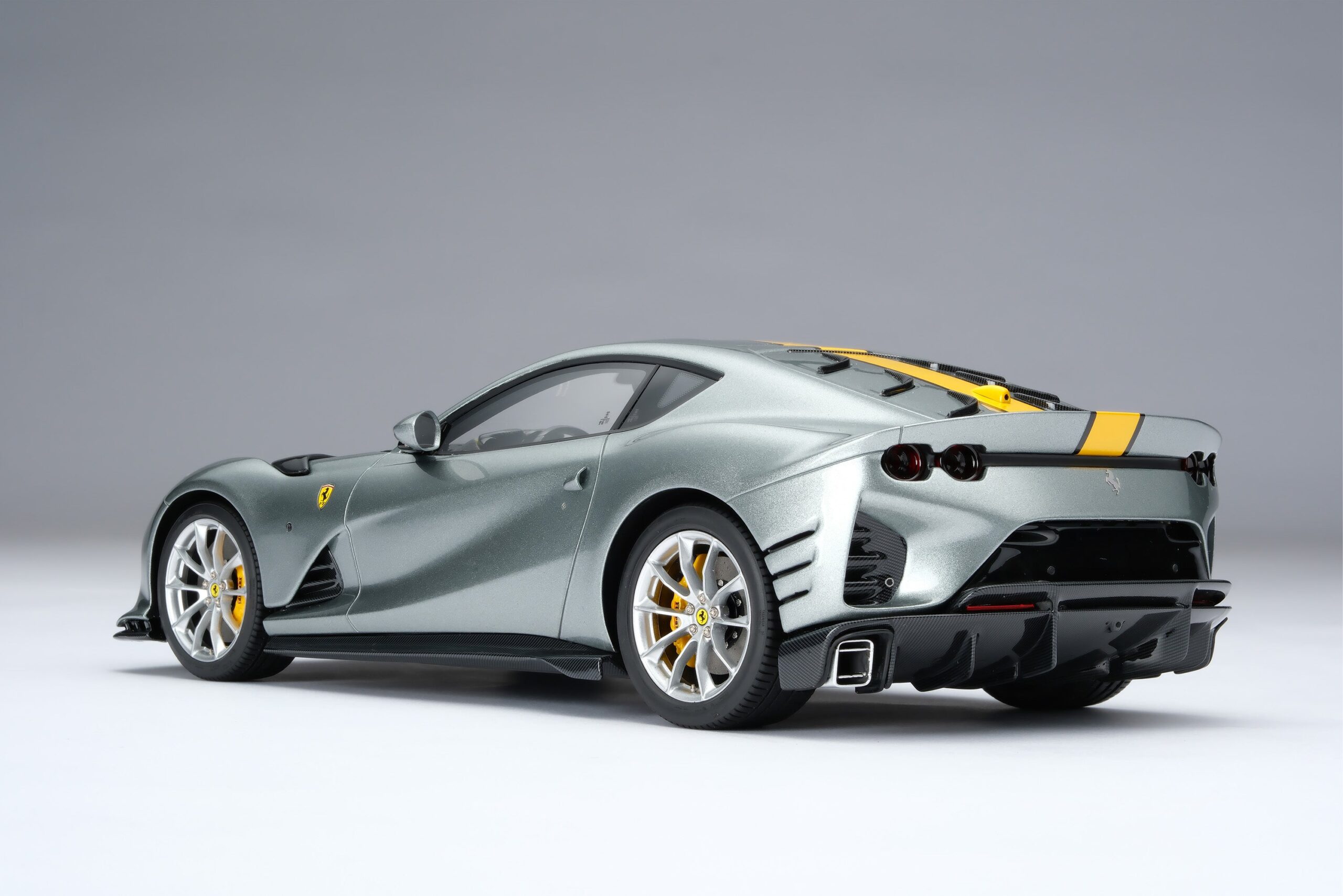 Amalgam Ferrari 812 Competizione - Grau | 1:18 - 画像14