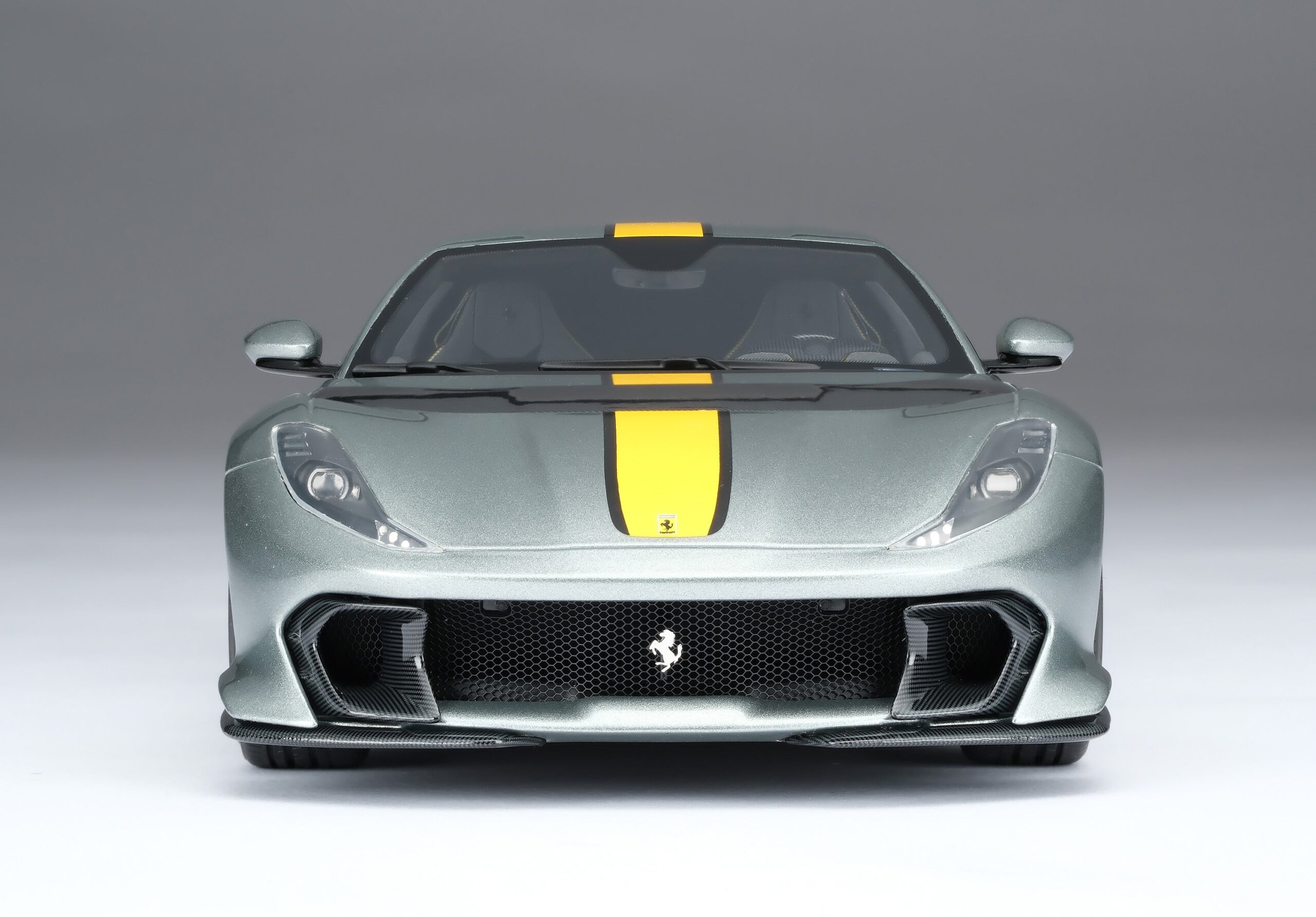 Amalgam Ferrari 812 Competizione - Grau | 1:18 - 画像9