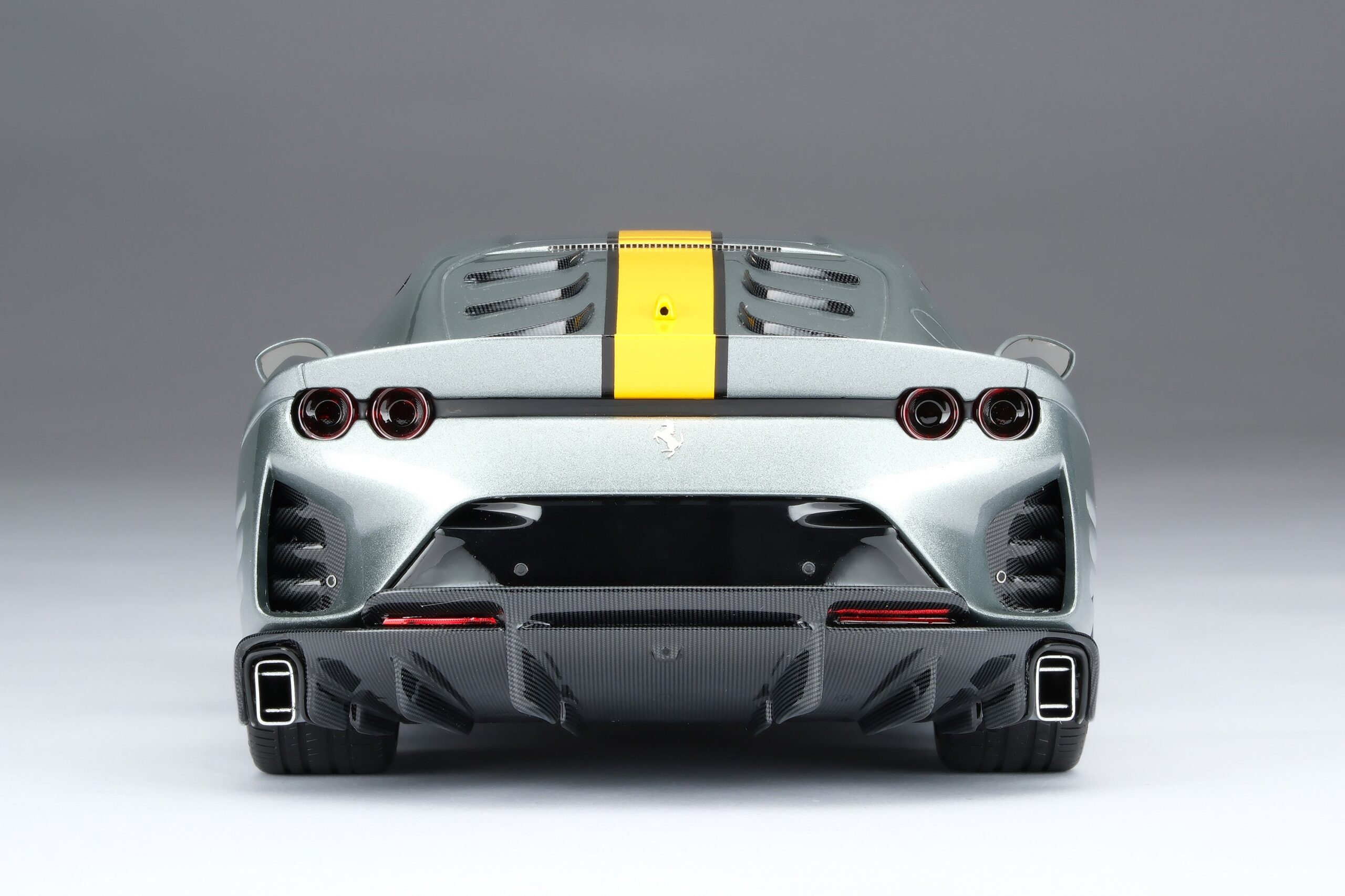 Amalgam Ferrari 812 Competizione - Grau | 1:18 - 画像10