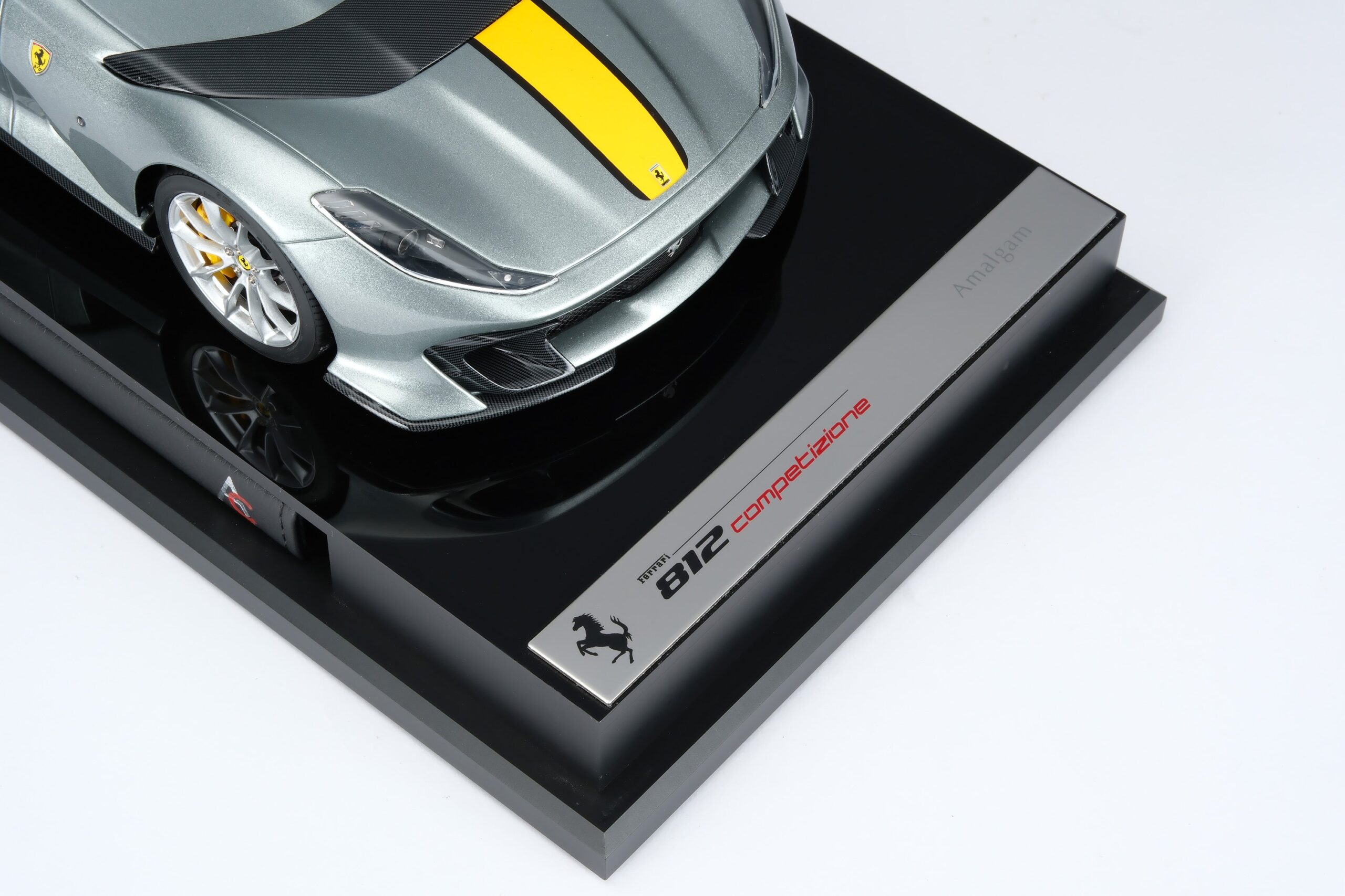 Amalgam Ferrari 812 Competizione - Grau | 1:18 - 画像20