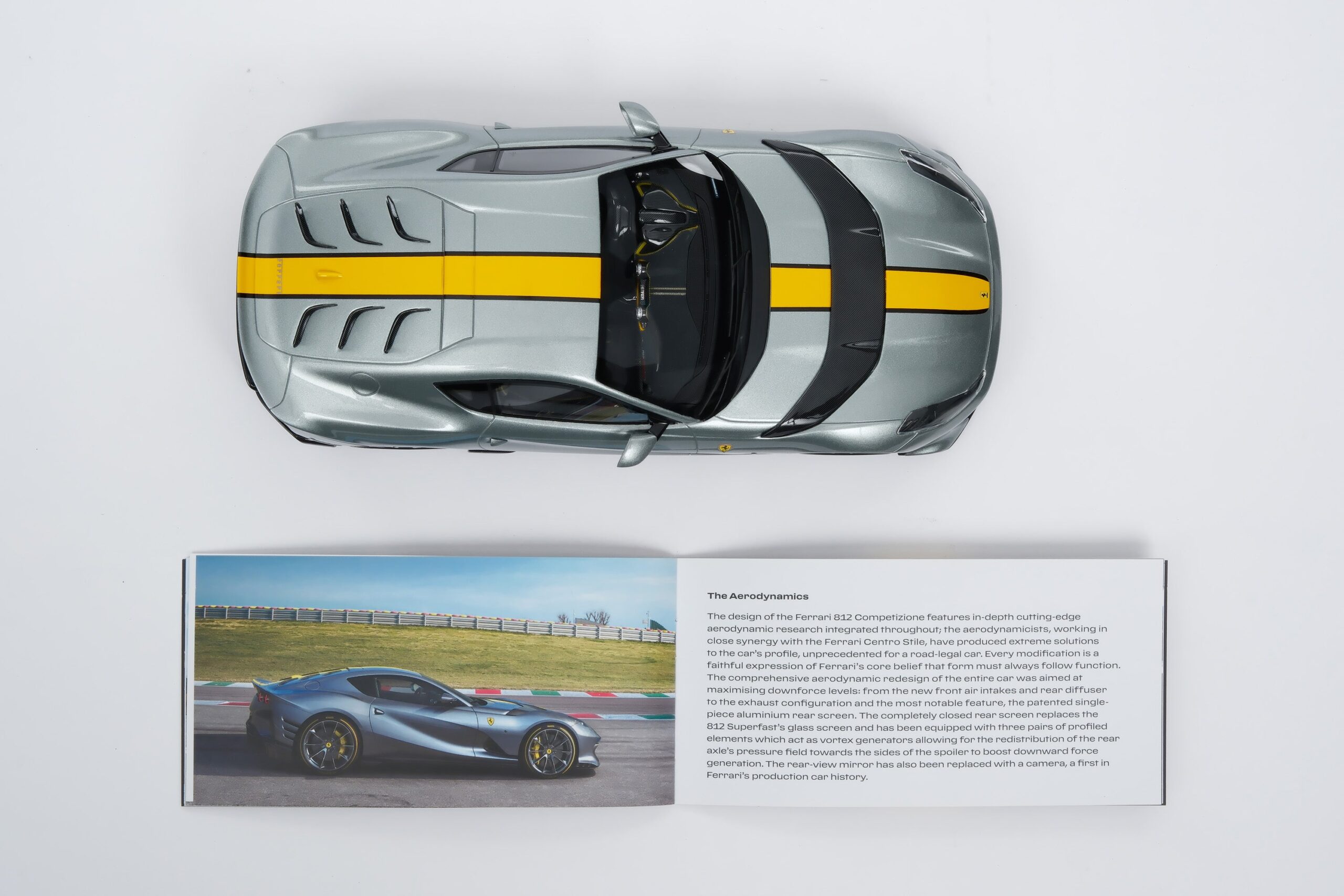 Amalgam Ferrari 812 Competizione - Grau | 1:18 - 画像17