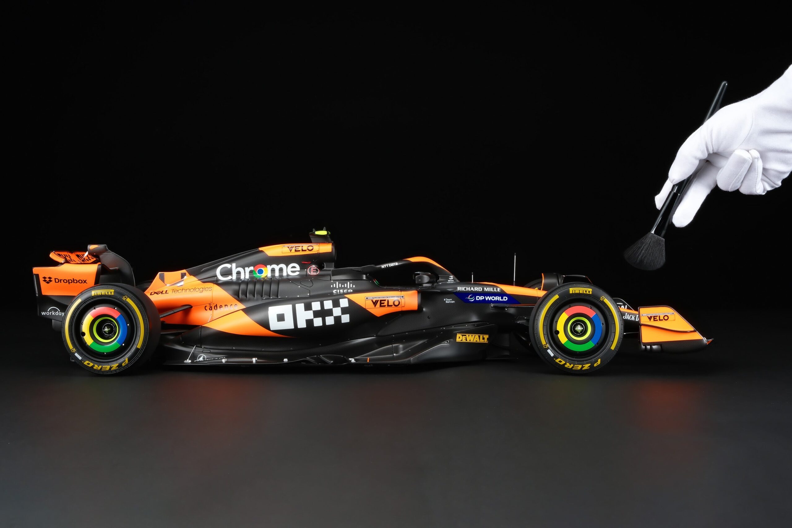 Amalgam McLaren MCL38 2024 Miami Grand Prix - Orange | 1:8 - Imagen 3