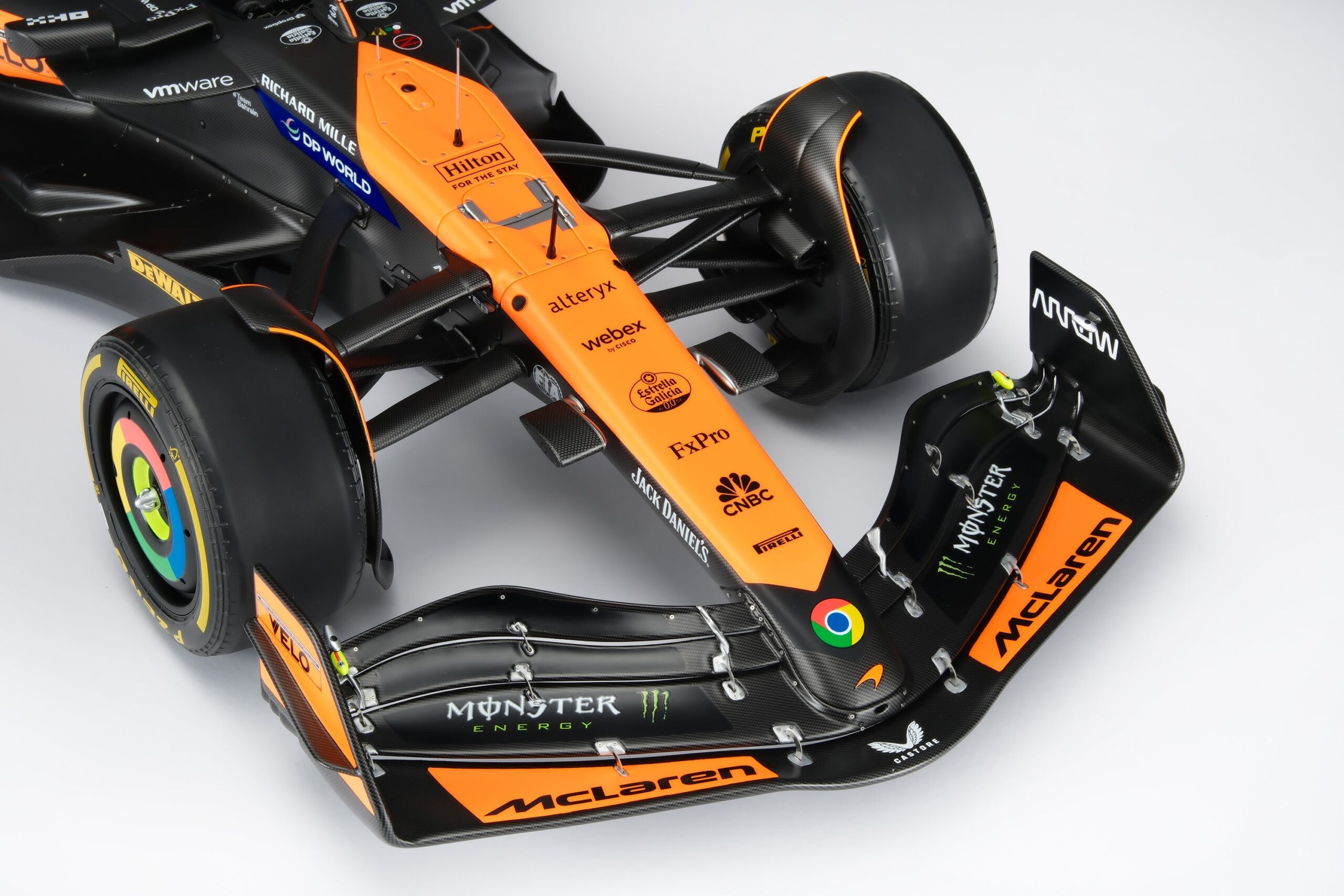 Amalgam McLaren MCL38 2024 Miami Grand Prix - Orange | 1:8 - Imagen 12