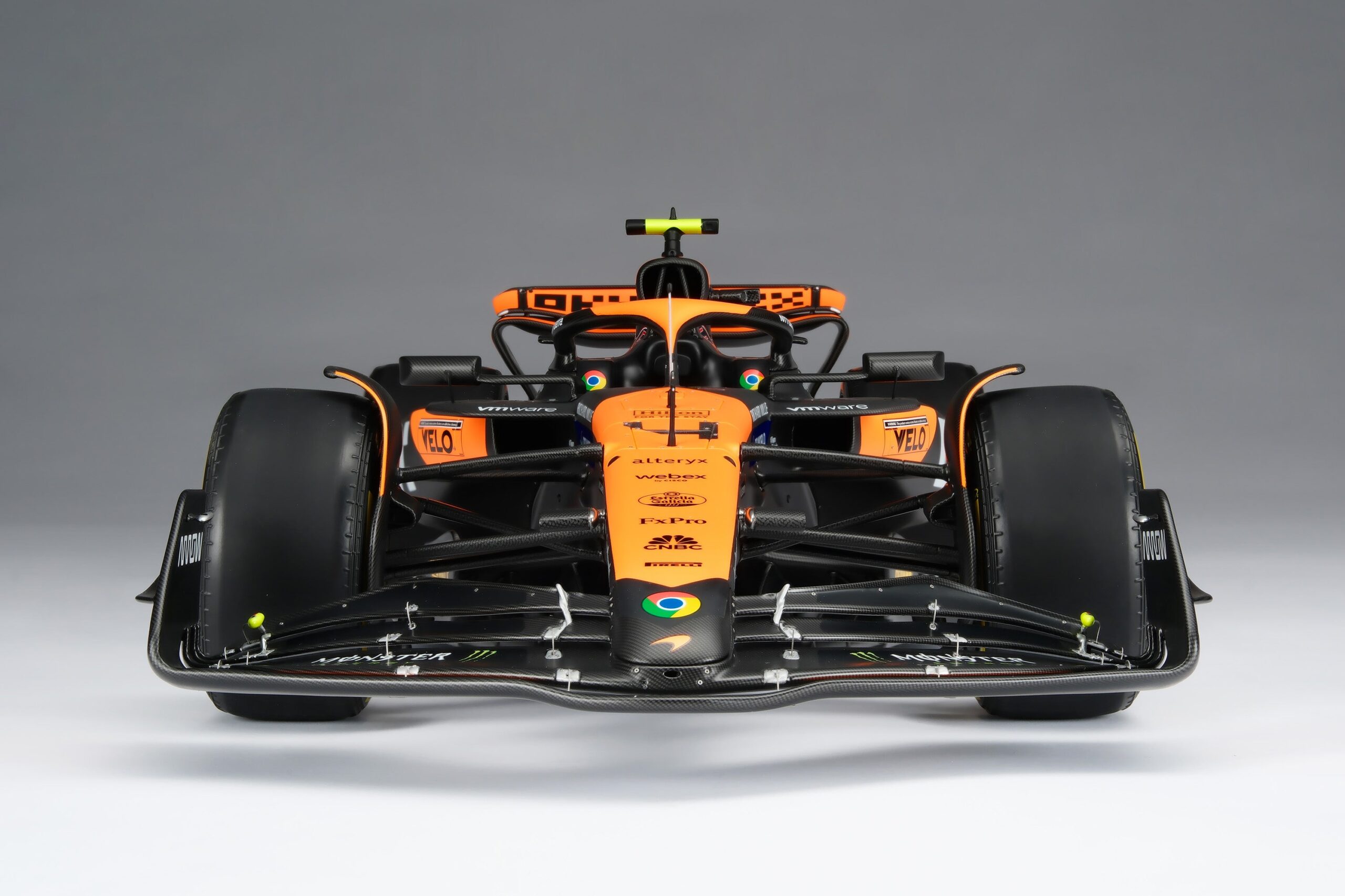 Amalgam McLaren MCL38 2024 Miami Grand Prix - Orange | 1:8 - Imagen 17