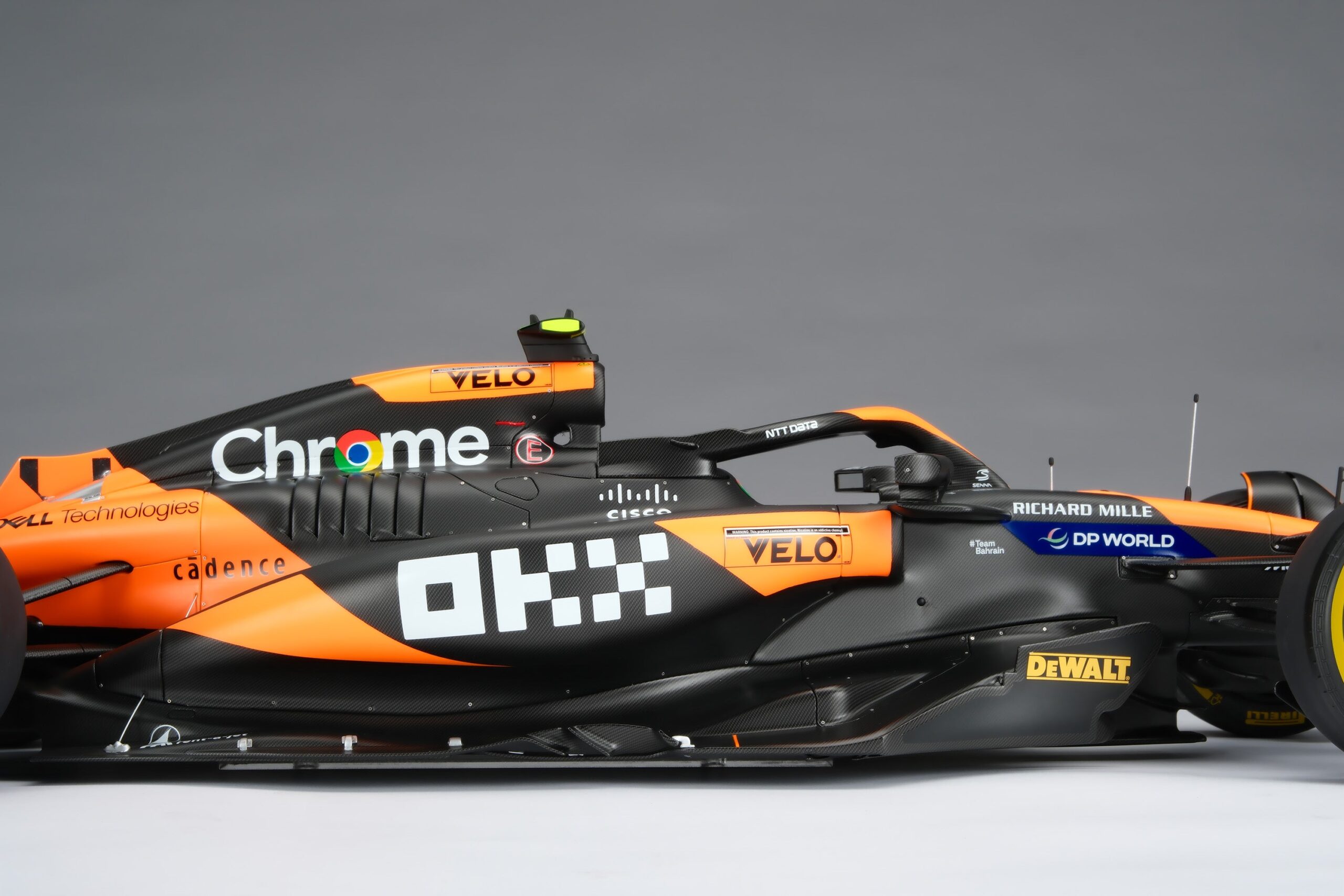 Amalgam McLaren MCL38 2024 Miami Grand Prix - Orange | 1:8 - Imagen 21