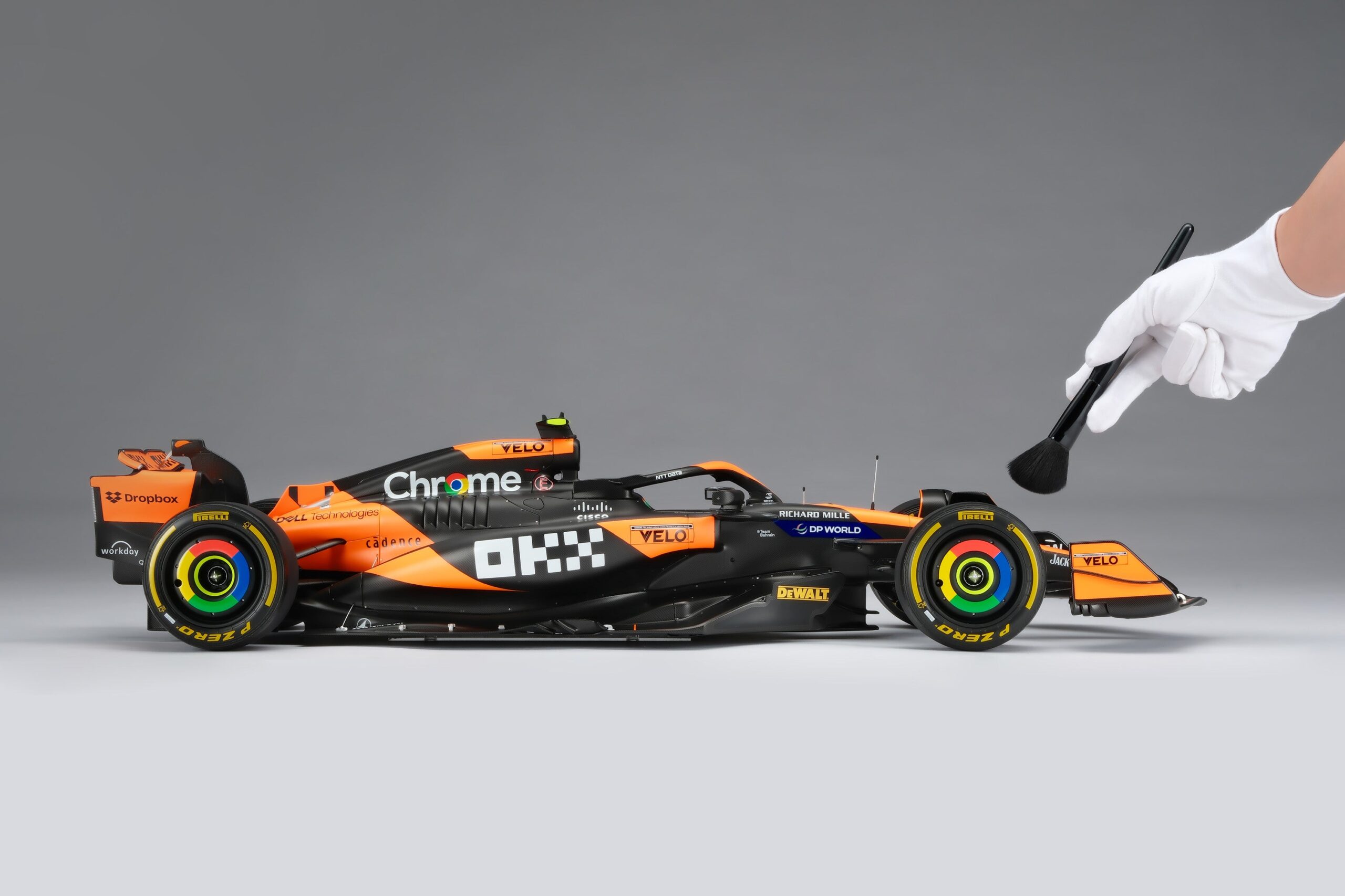 Amalgam McLaren MCL38 2024 Miami Grand Prix - Orange | 1:8 - Imagen 11