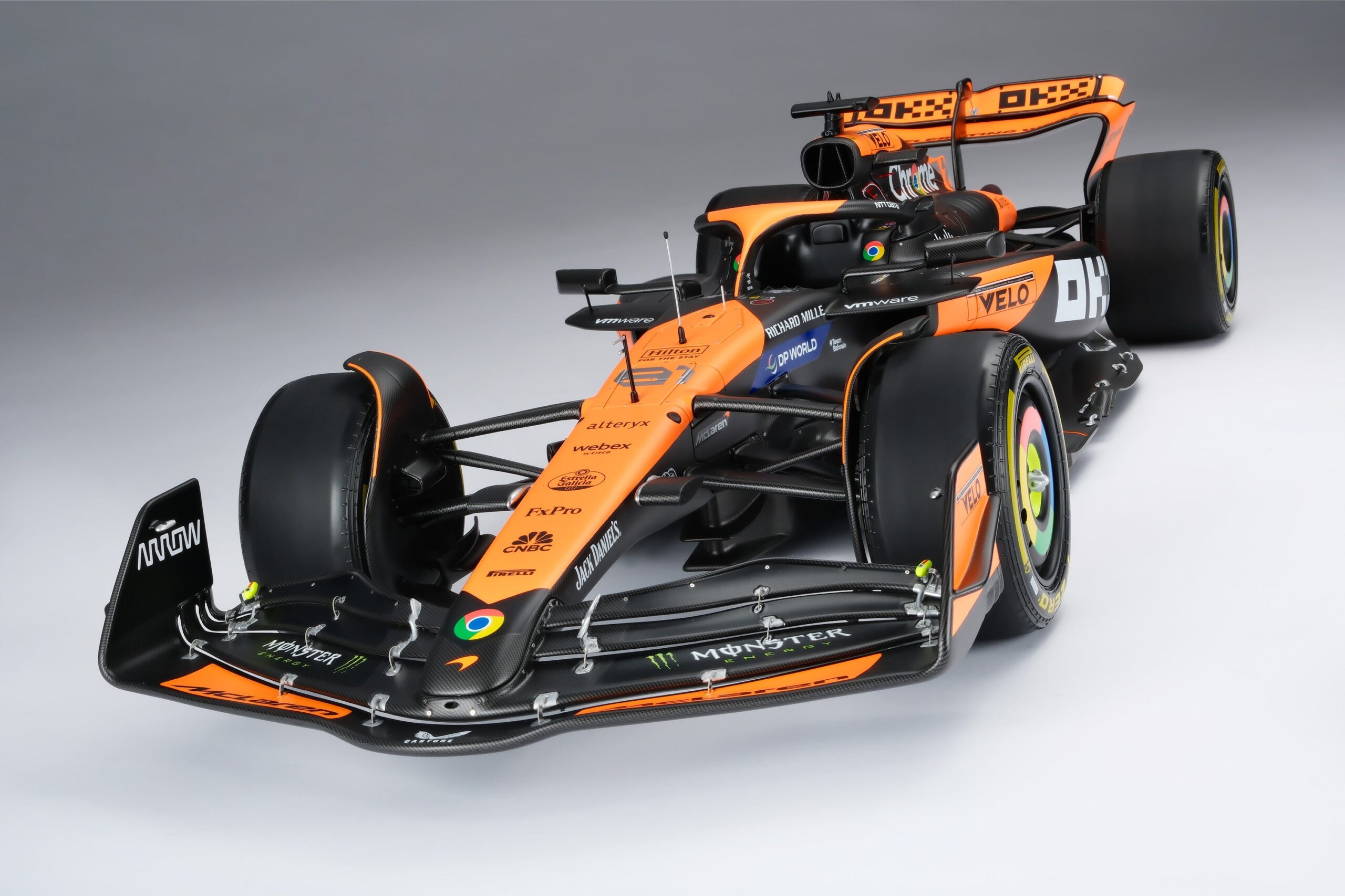 Amalgam McLaren MCL38 2024 Miami Grand Prix - Orange | 1:8 - Imagen 37