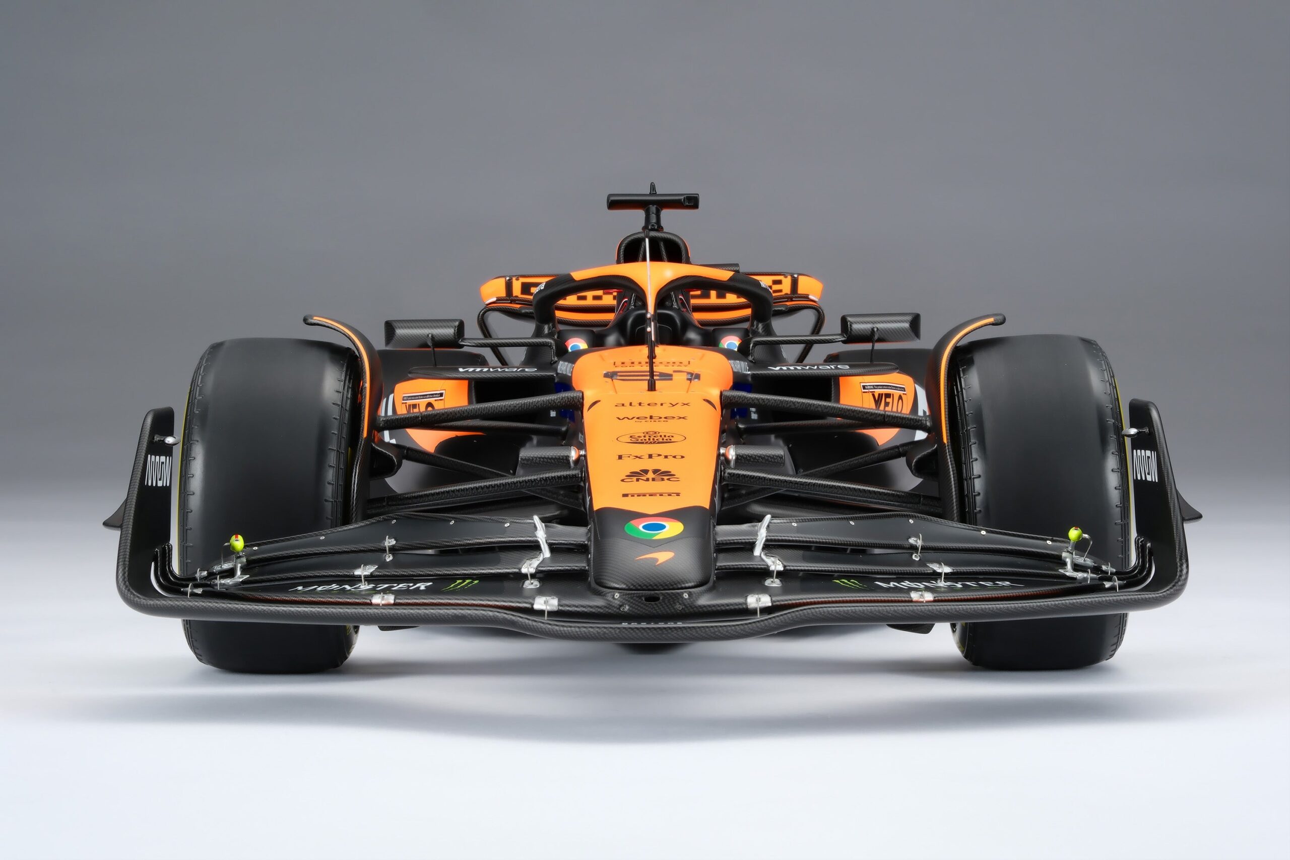 Amalgam McLaren MCL38 2024 Miami Grand Prix - Orange | 1:8 - Imagen 38