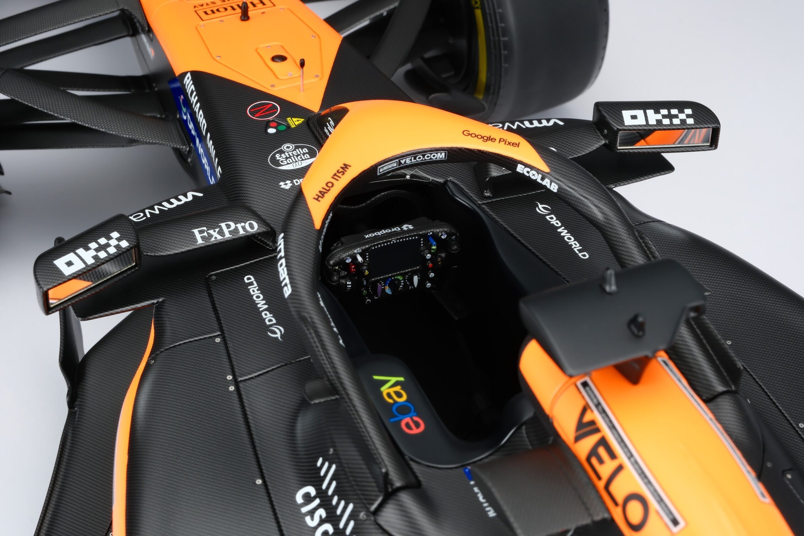 Amalgam McLaren MCL38 2024 Miami Grand Prix - Orange | 1:8 - Imagen 32