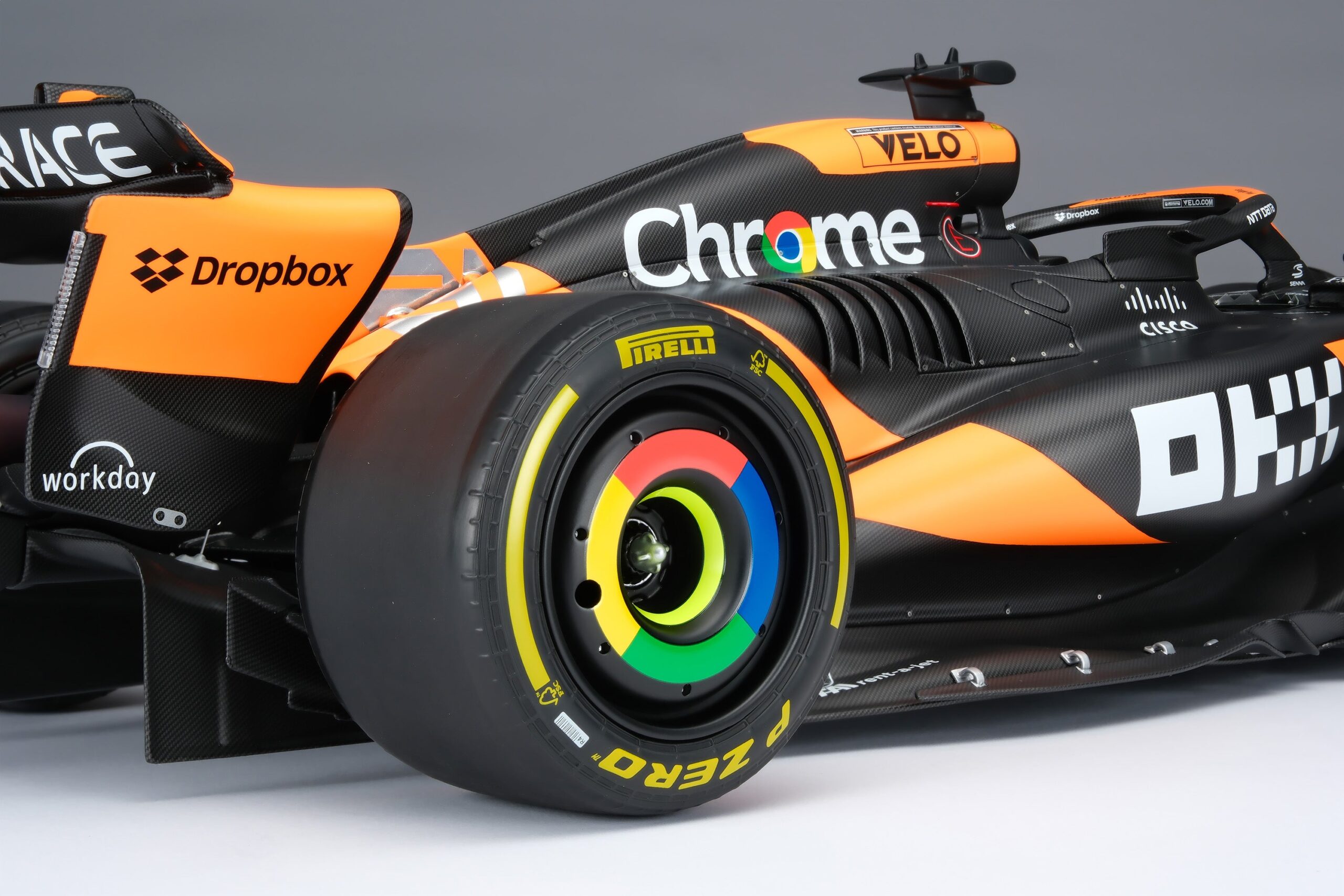 Amalgam McLaren MCL38 2024 Miami Grand Prix - Orange | 1:8 - Imagen 36