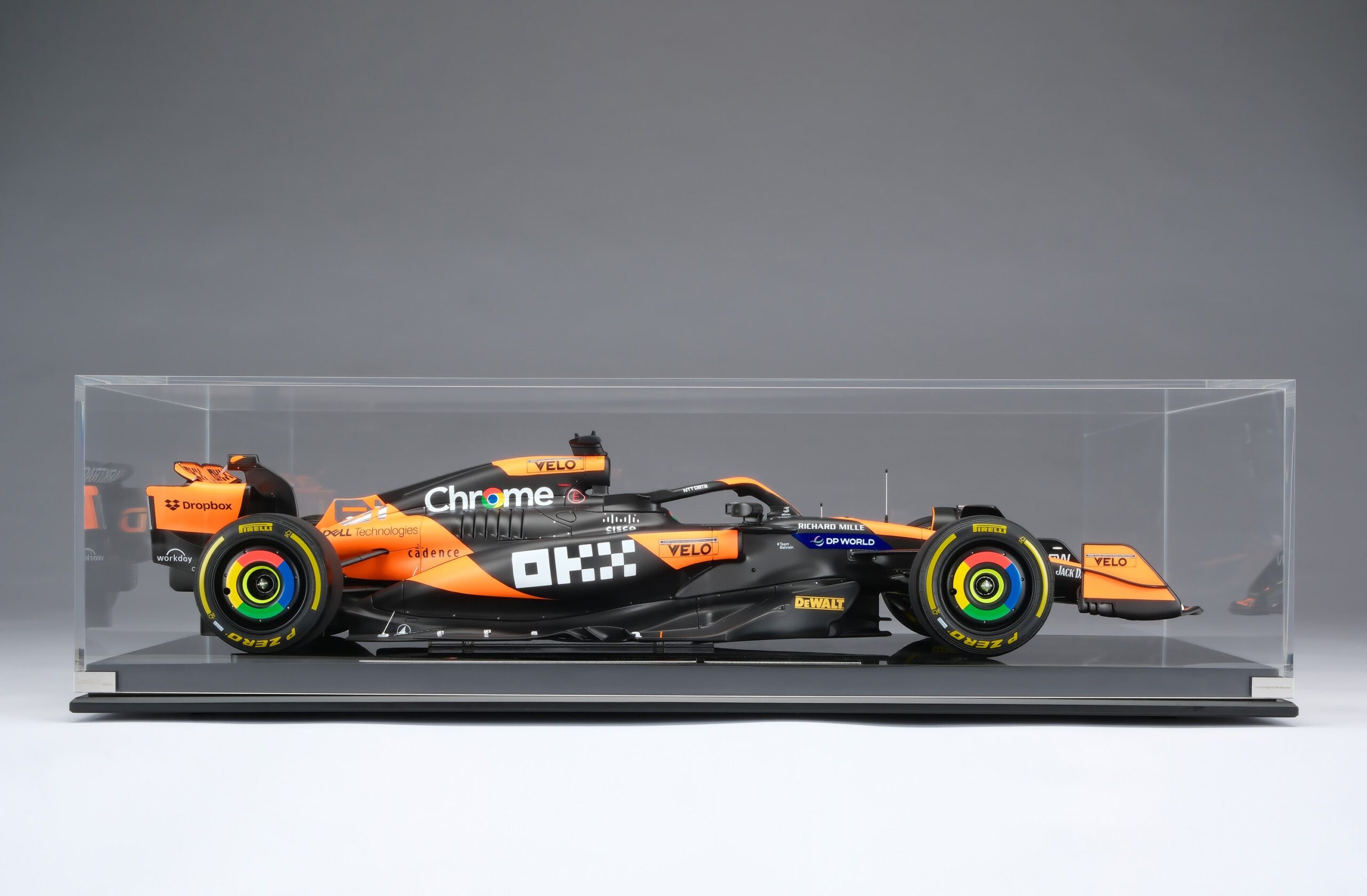 Amalgam McLaren MCL38 2024 Miami Grand Prix - Orange | 1:8 - Imagen 41