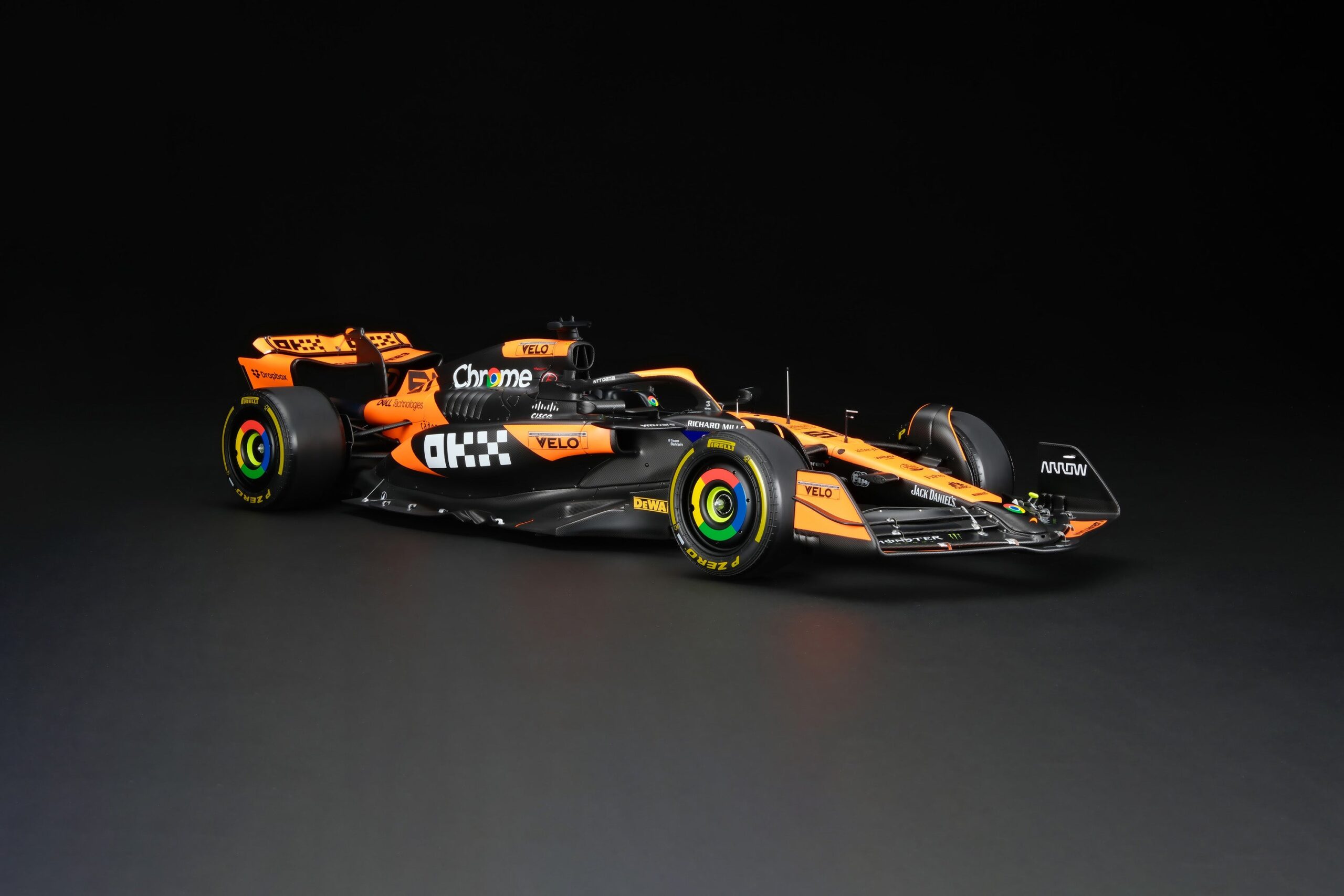 Amalgam McLaren MCL38 2024 Miami Grand Prix - Orange | 1:8 - Imagen 26