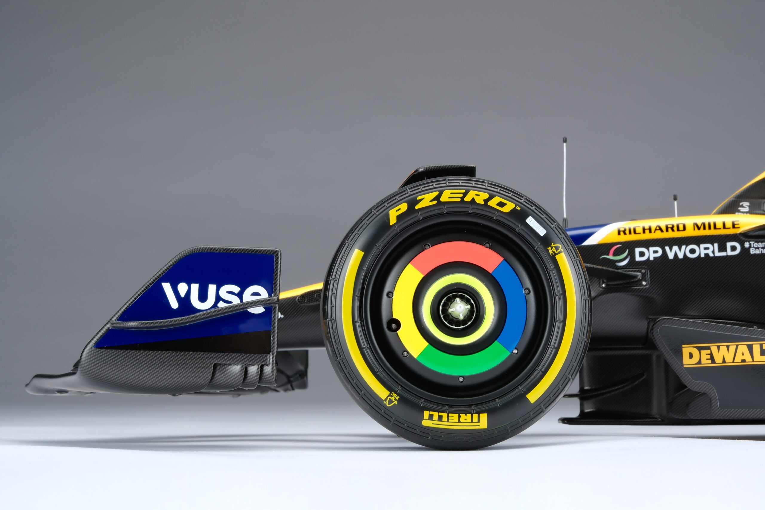 Amalgam McLaren MCL38 2024 Monaco Grand Prix Senna Tribute | 1:8 - Immagine 18