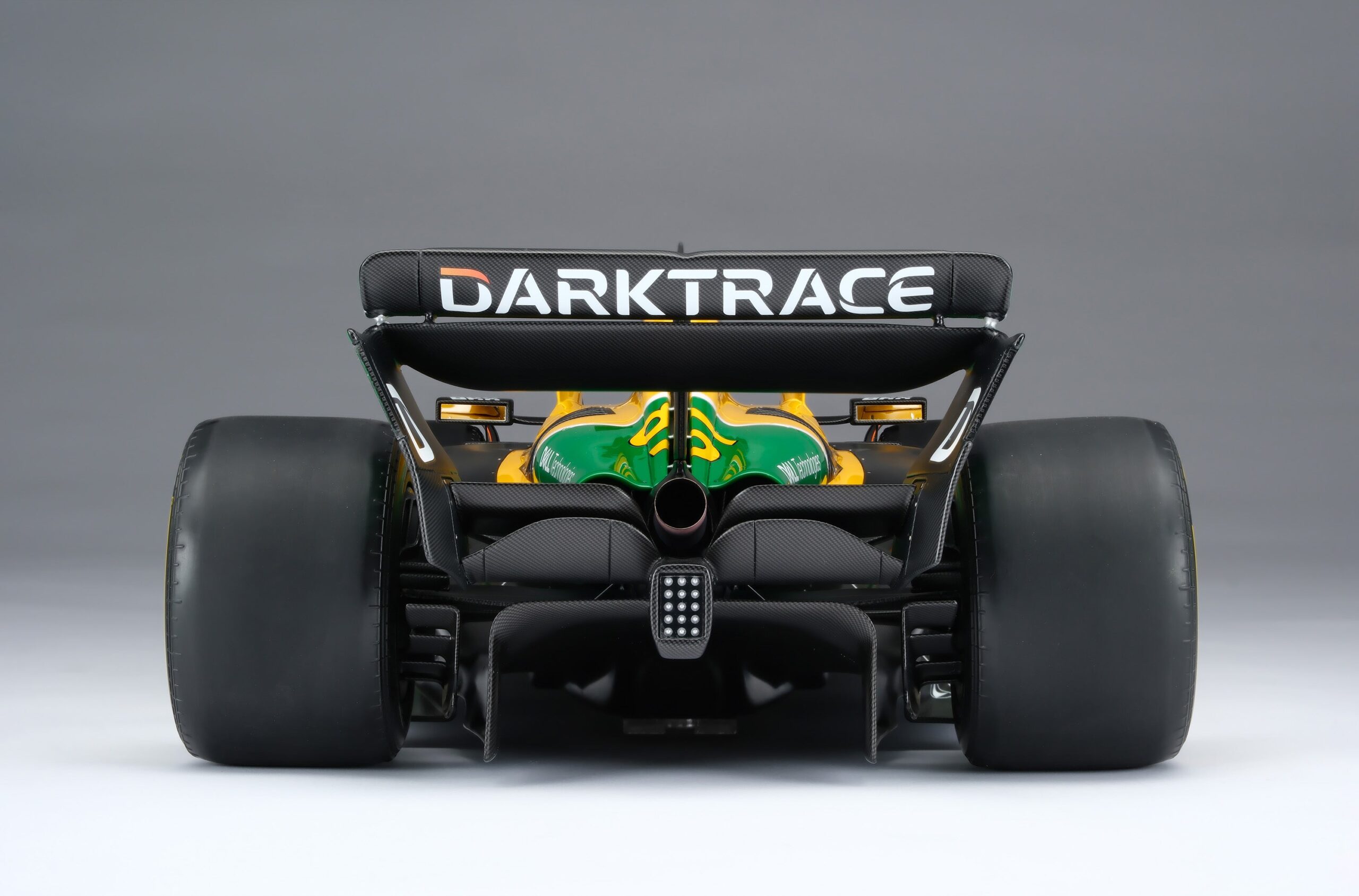Amalgam McLaren MCL38 2024 Monaco Grand Prix Senna Tribute | 1:8 - Immagine 21