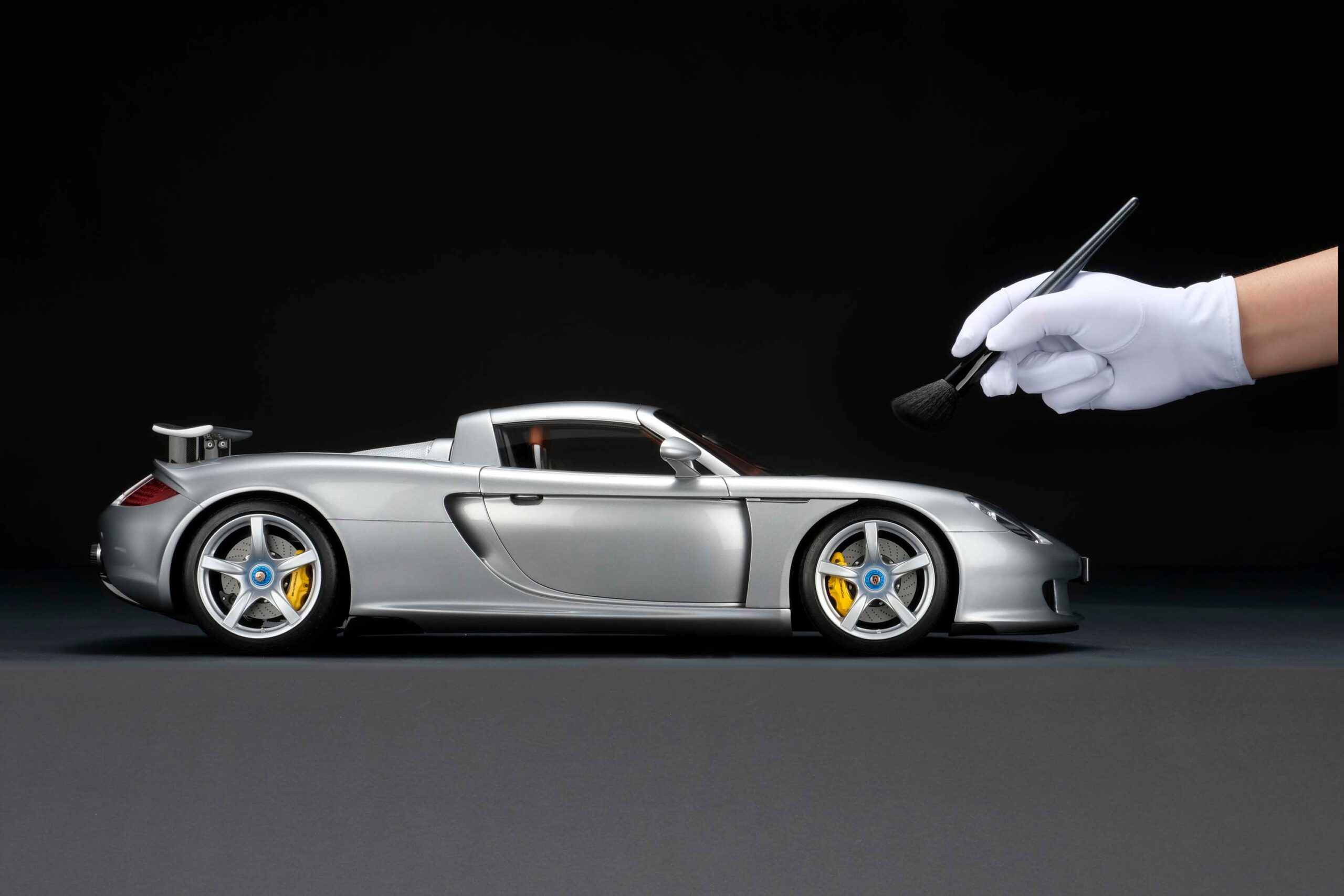 Amalgam Porsche Carrera GT (2003) - Silber | 1:8 - 画像3