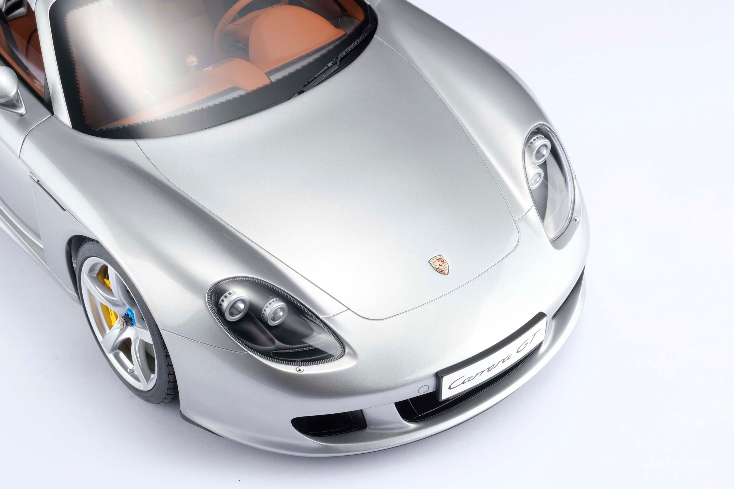 Amalgam Porsche Carrera GT (2003) - Silber | 1:8 - 画像15