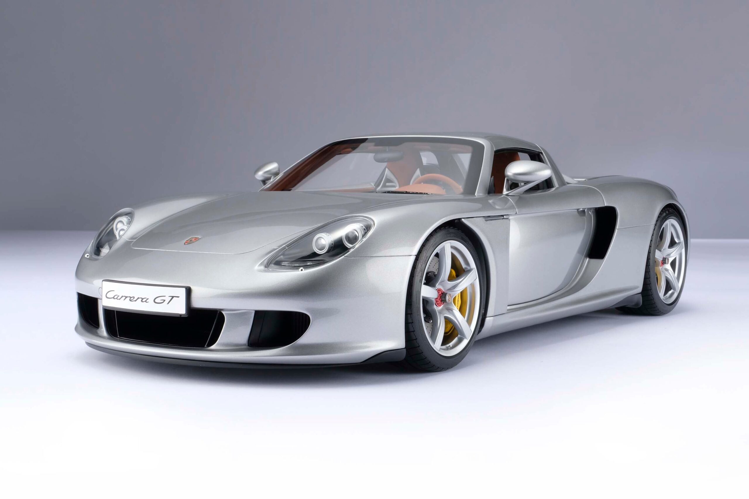 Amalgam Porsche Carrera GT (2003) - Silber | 1:8 - 画像10