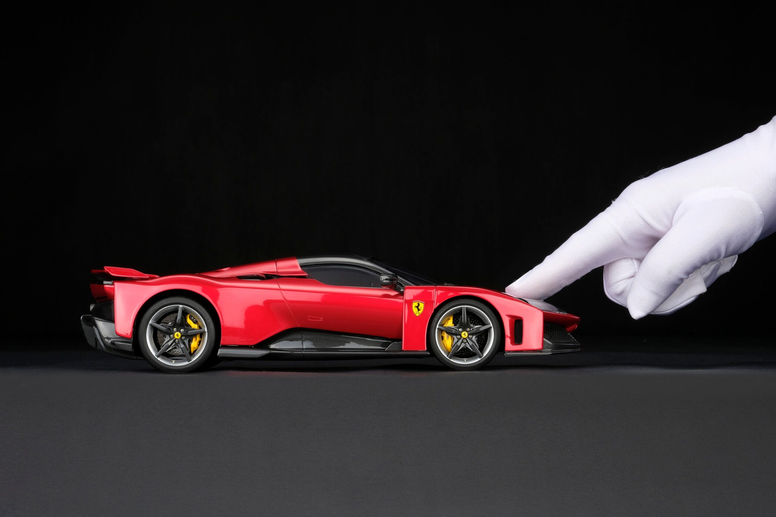 Amalgam Ferrari F80 - Rot | 1:18 – Bild 3