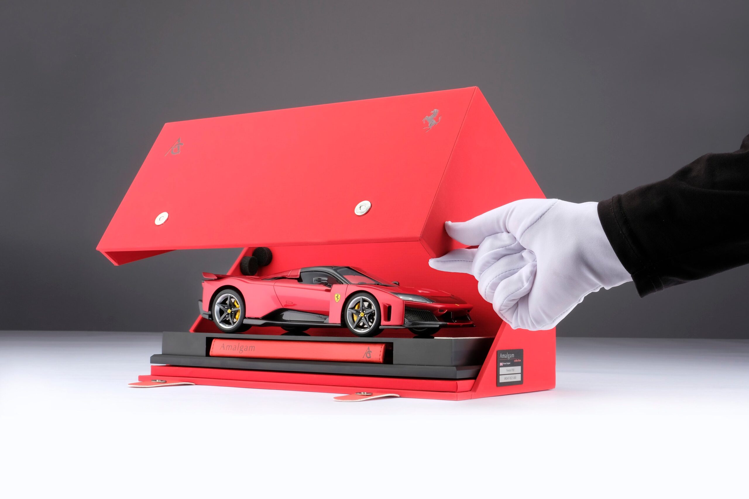 Amalgam Ferrari F80 - Rot | 1:18 – Bild 15