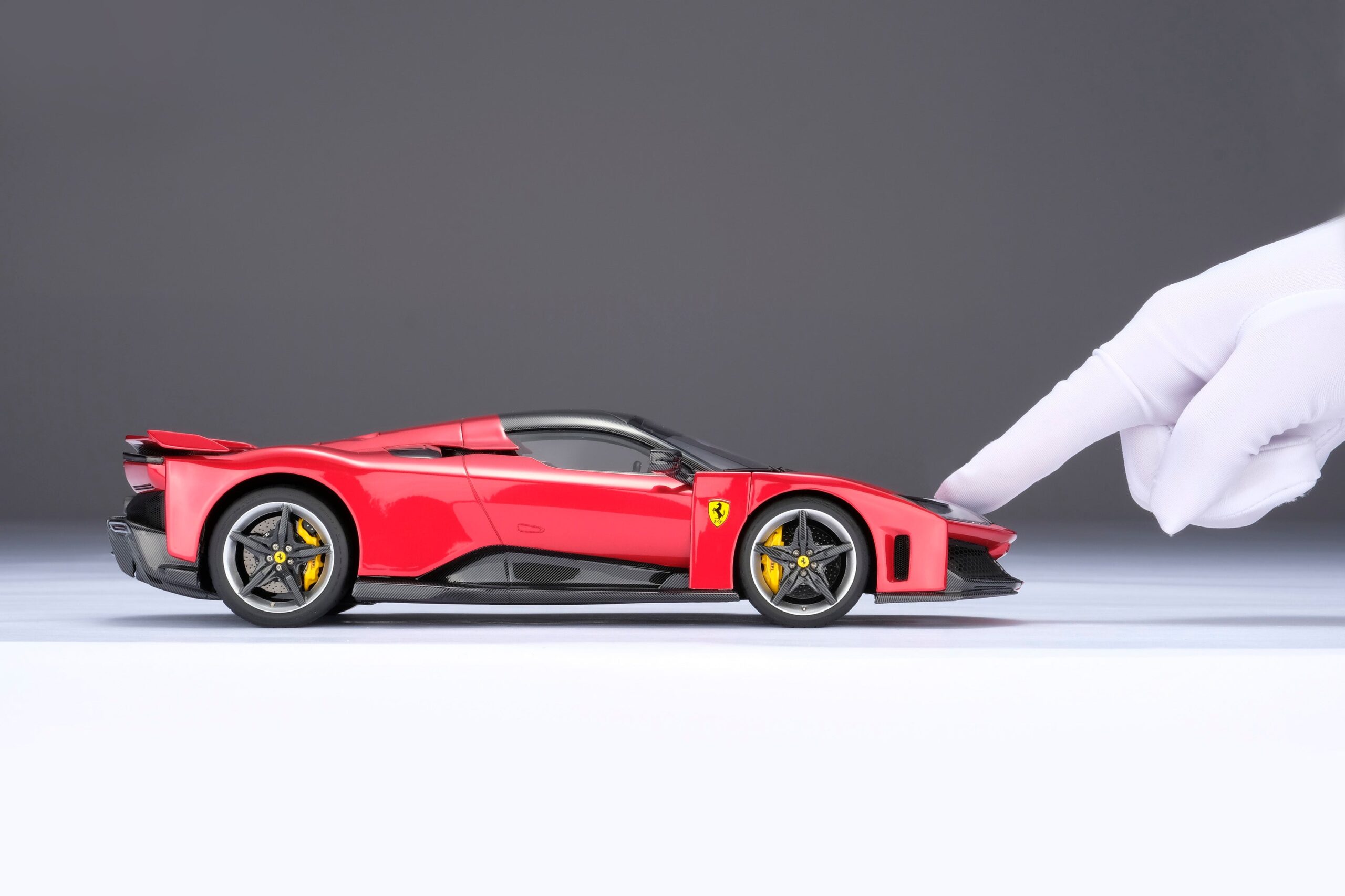 Amalgam Ferrari F80 - Rot | 1:18 – Bild 4
