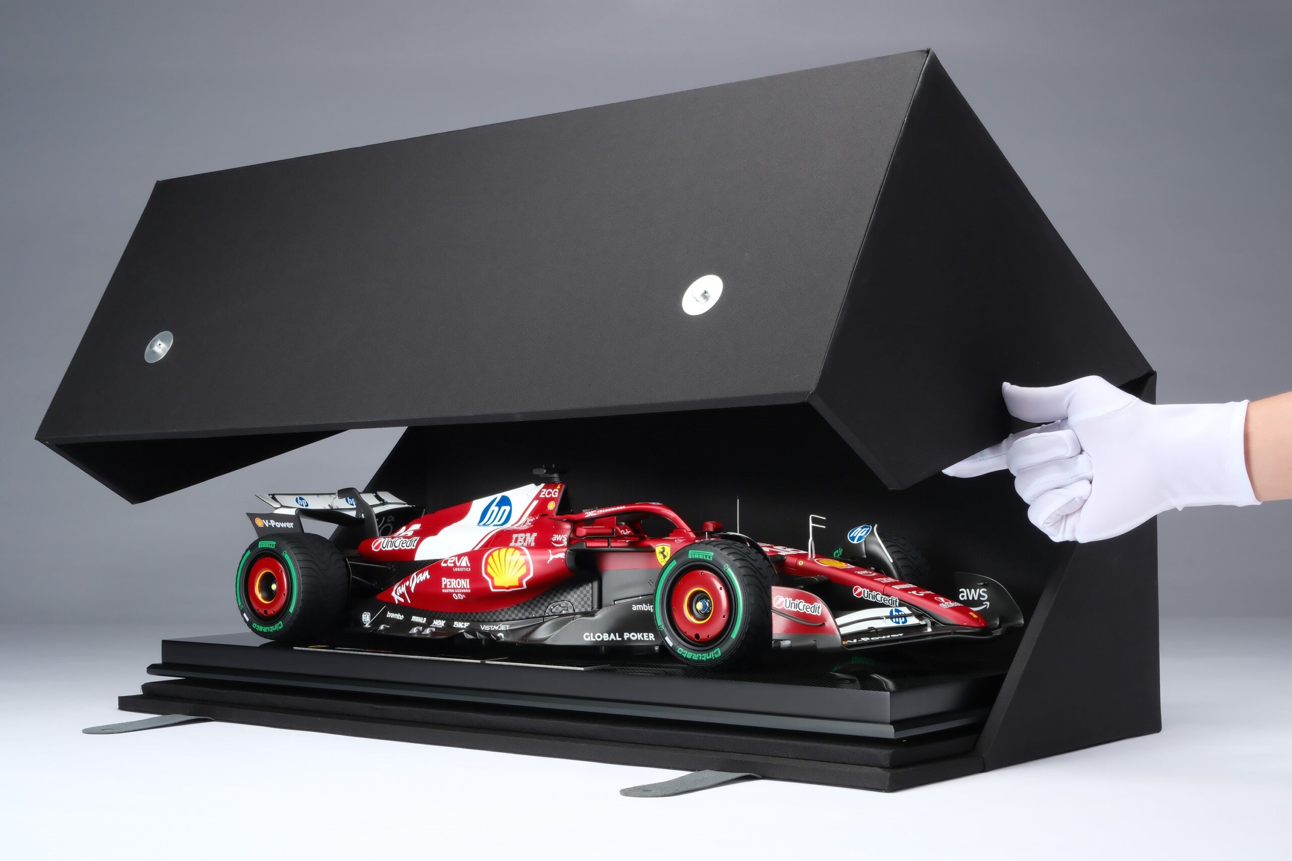 Amalgam Ferrari SF-25 2025 Australian Grand Prix - Rot | 1:8 – Bild 17