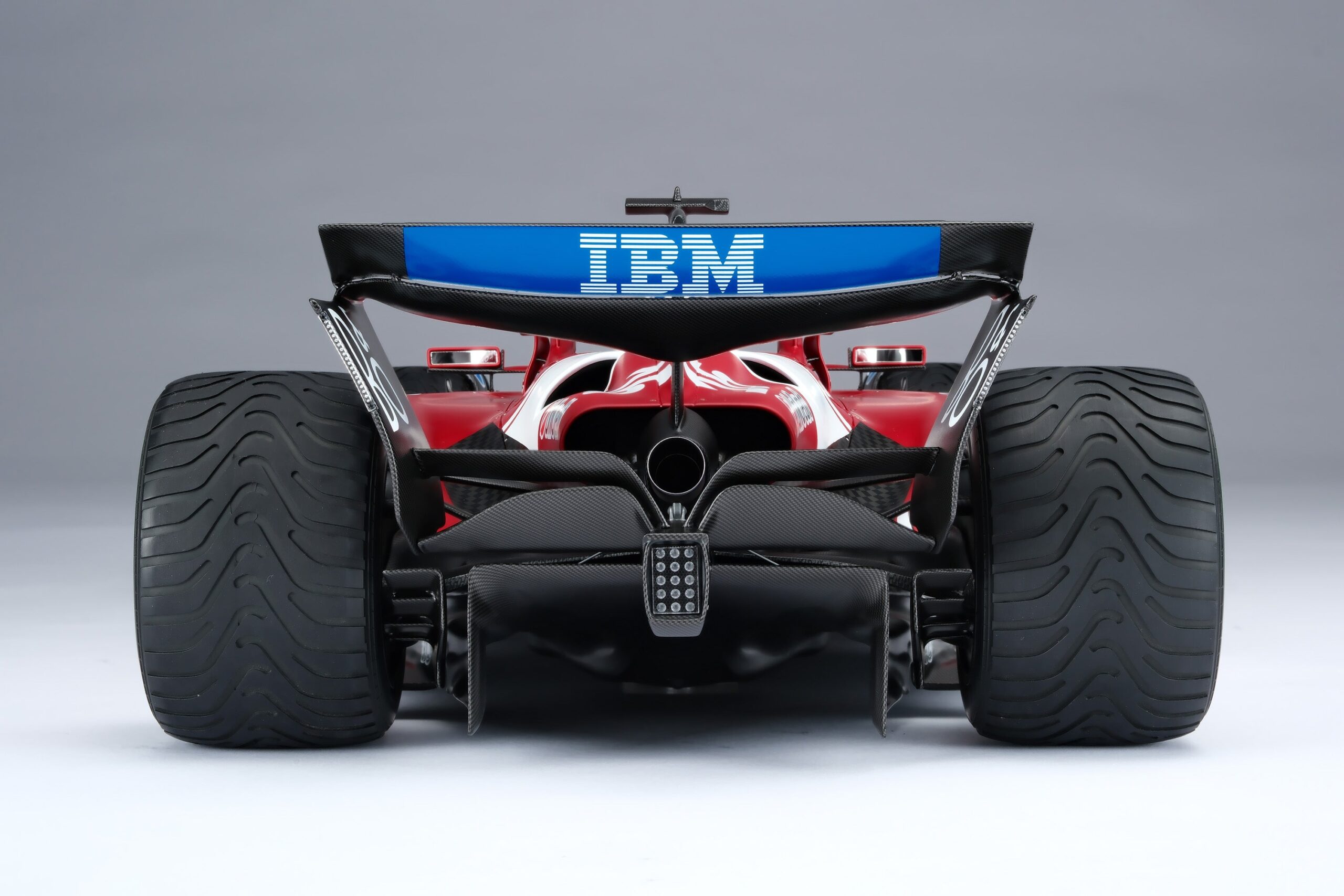 Amalgam Ferrari SF-25 2025 Australian Grand Prix - Rot | 1:8 – Bild 15