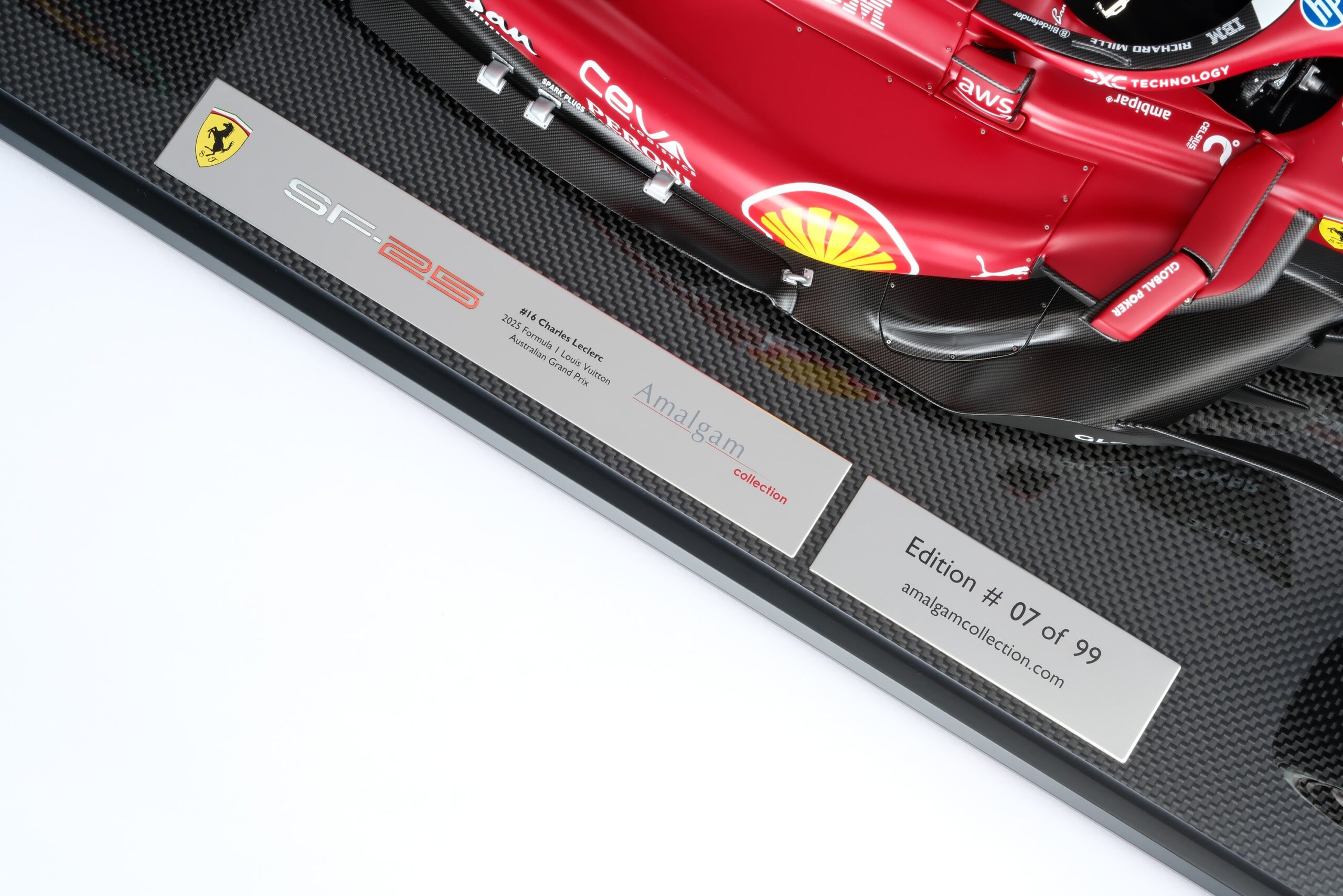 Amalgam Ferrari SF-25 2025 Australian Grand Prix - Rot | 1:8 – Bild 19