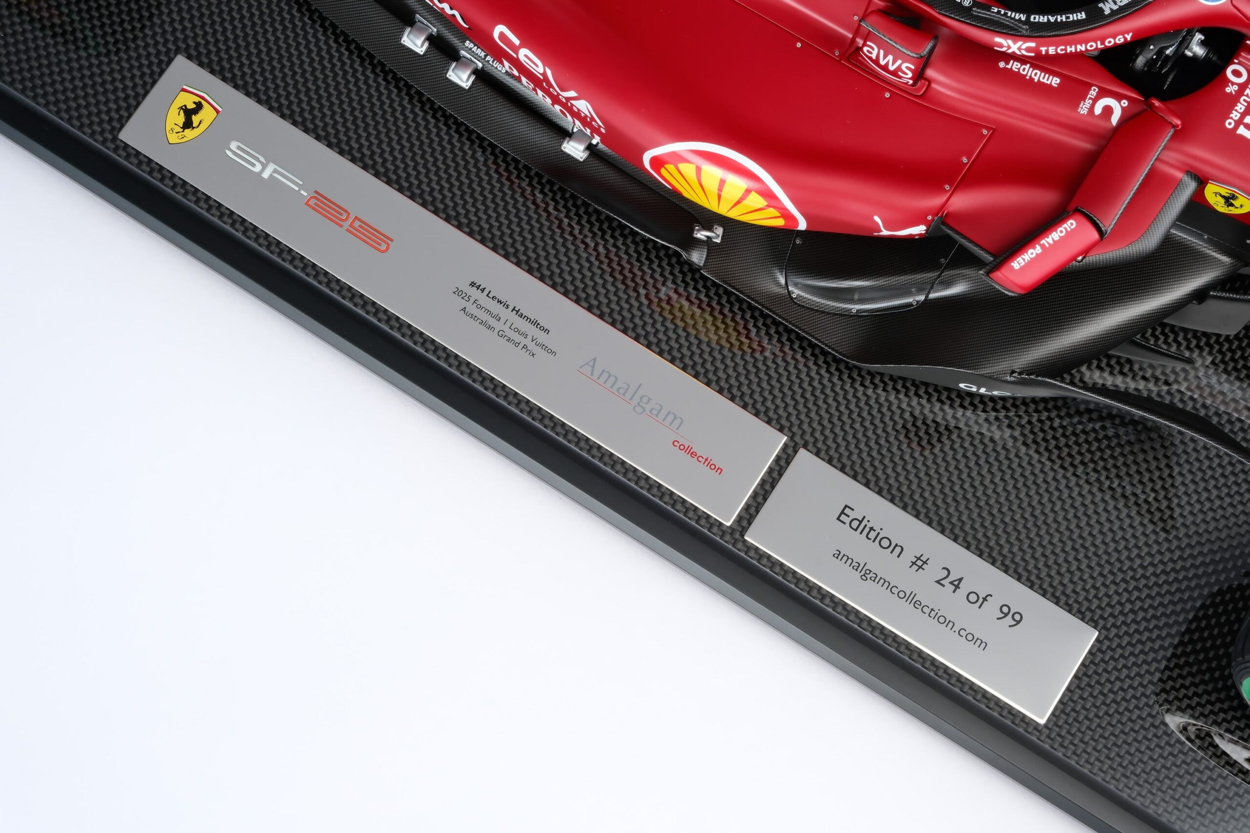 Amalgam Ferrari SF-25 2025 Australian Grand Prix - Rot | 1:8 – Bild 38