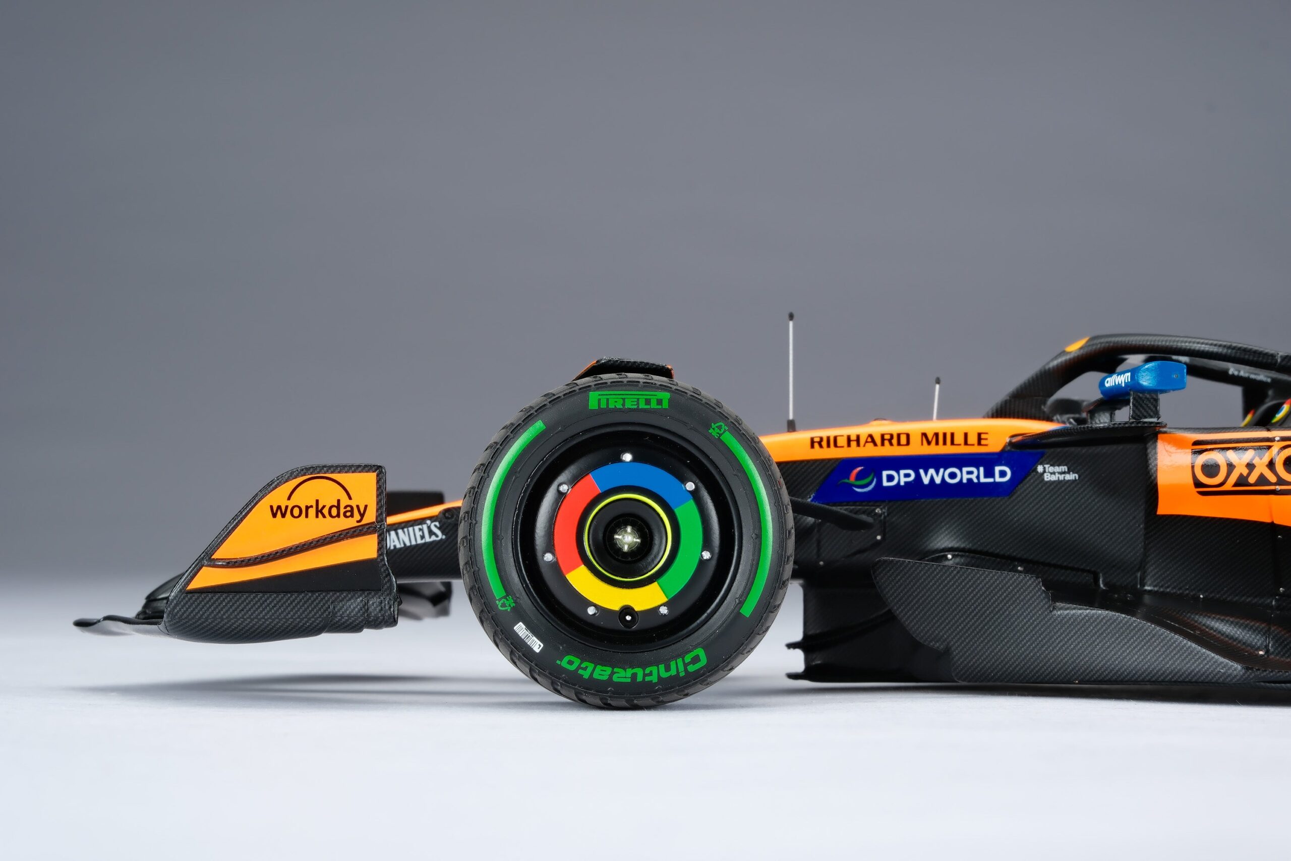 Amalgam McLaren MCL39 2025 Australian Grand Prix - Orange | 1:18 - Image 9