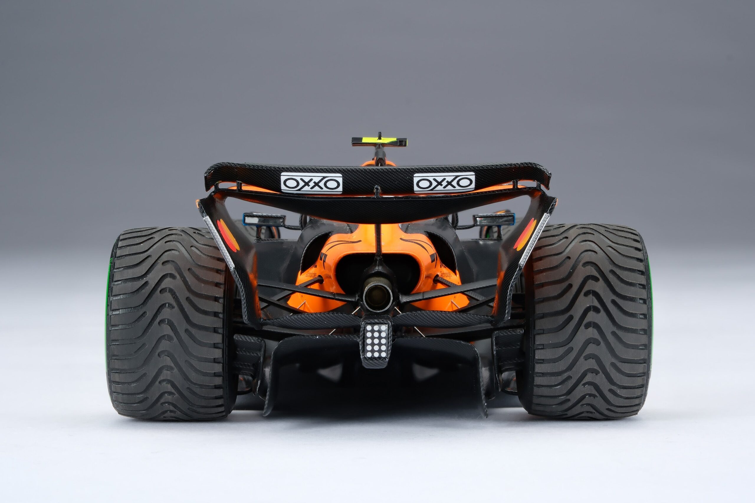 Amalgam McLaren MCL39 2025 Australian Grand Prix - Orange | 1:18 - Image 13