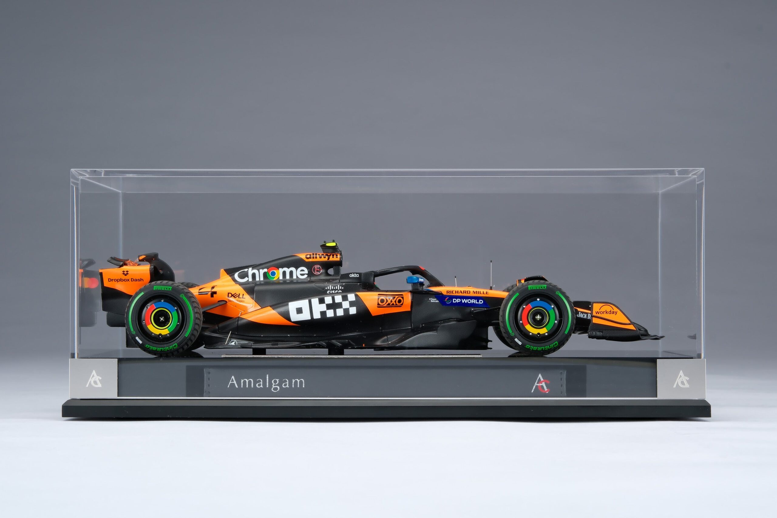 Amalgam McLaren MCL39 2025 Australian Grand Prix - Orange | 1:18 - Image 15