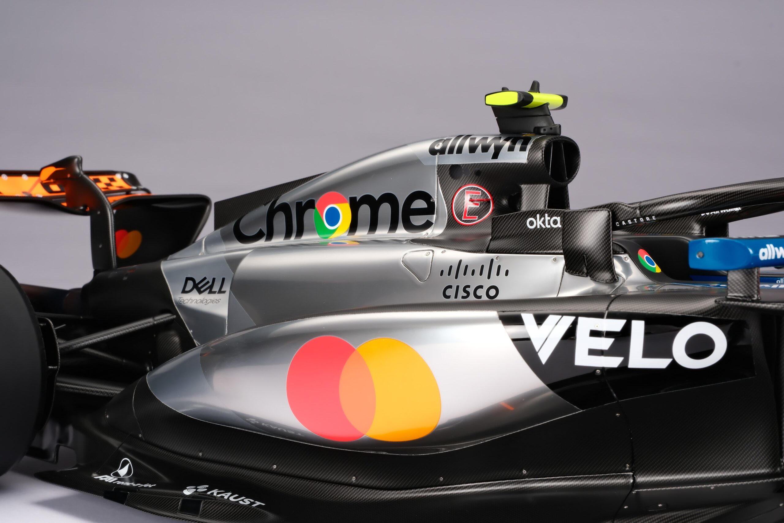 Amalgam McLaren MCL39 2025 British Grand Prix - Chrom / Orange | 1:8 - 画像17