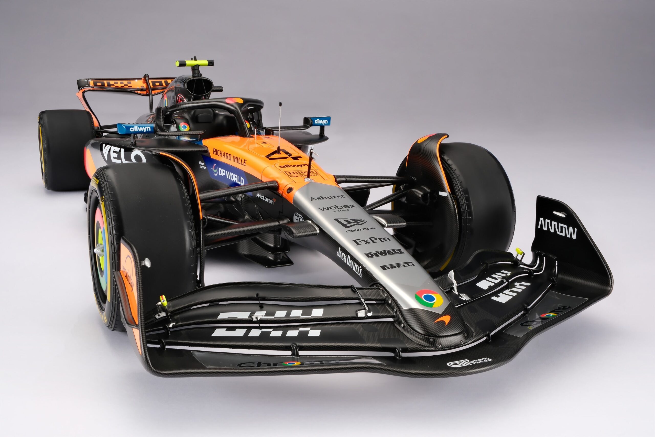 Amalgam McLaren MCL39 2025 British Grand Prix - Chrom / Orange | 1:8 - 画像6