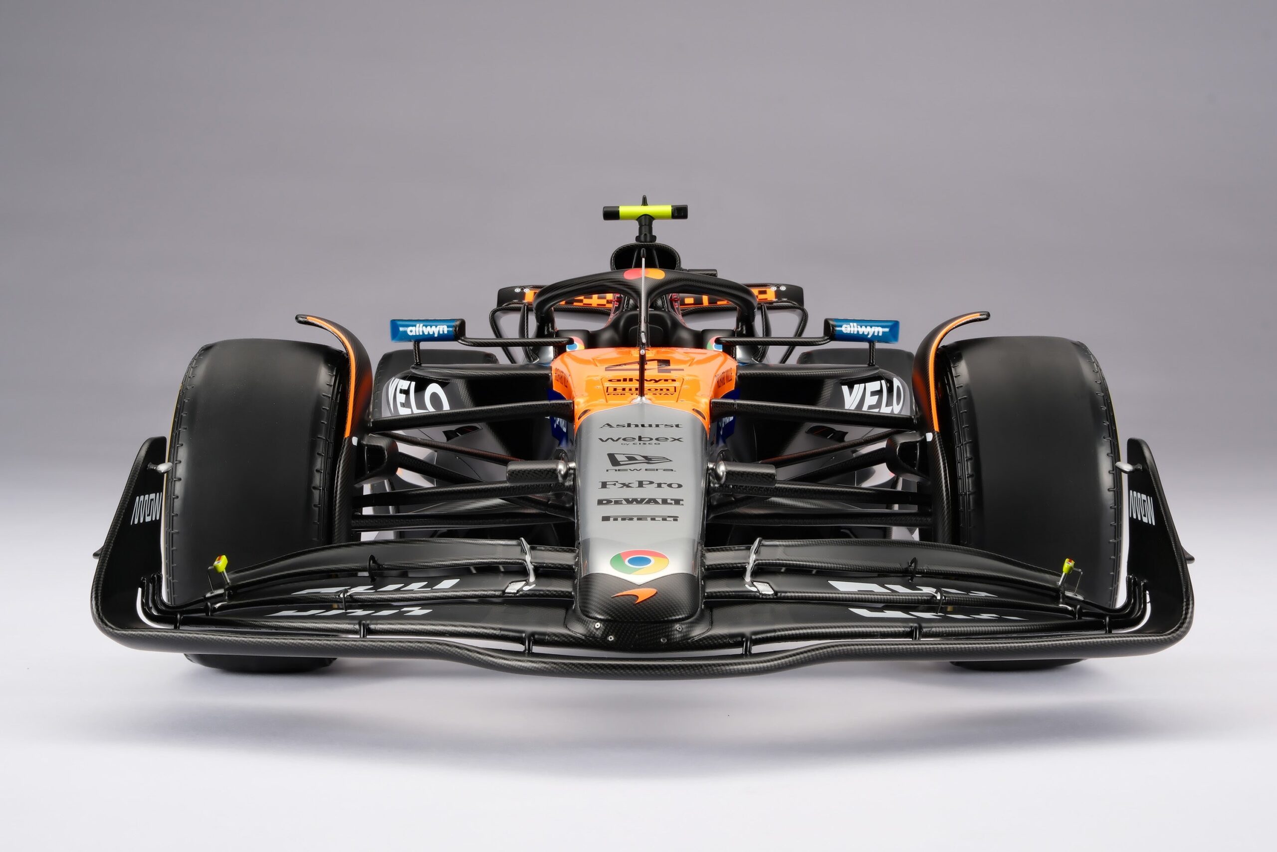 Amalgam McLaren MCL39 2025 British Grand Prix - Chrom / Orange | 1:8 - 画像8