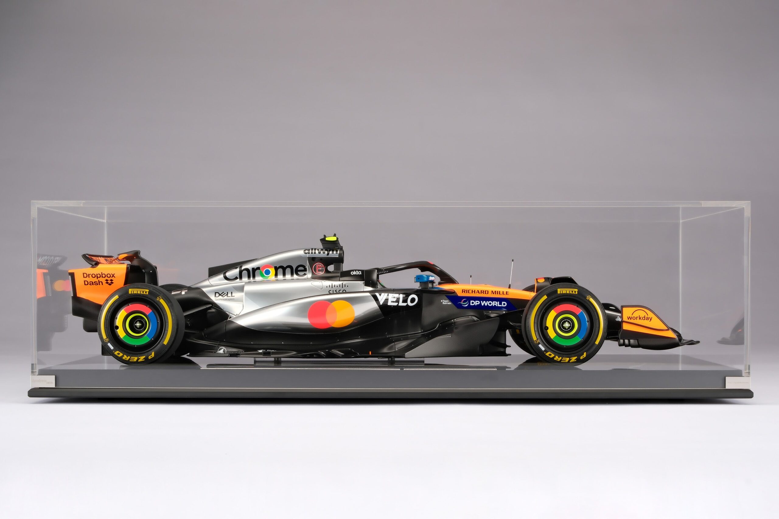Amalgam McLaren MCL39 2025 British Grand Prix - Chrom / Orange | 1:8 - 画像18