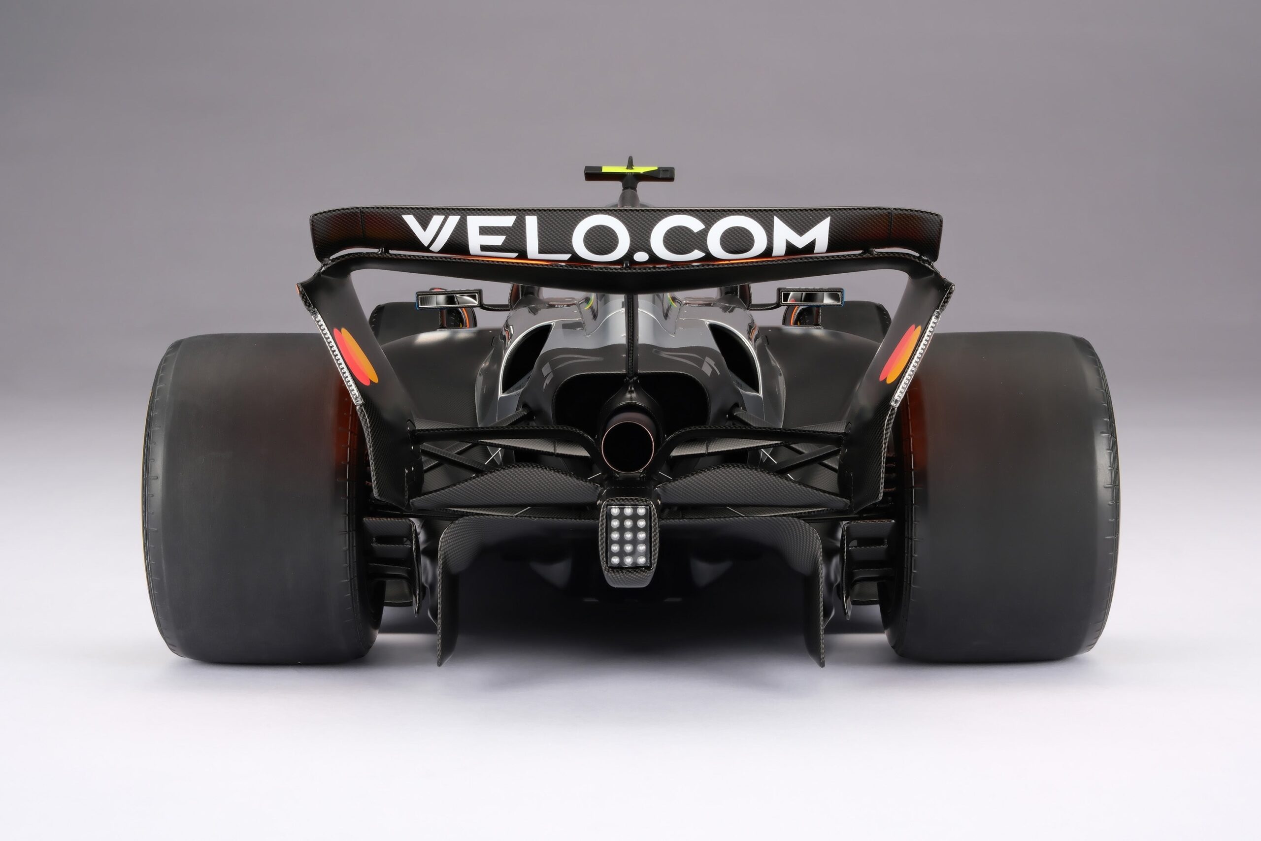 Amalgam McLaren MCL39 2025 British Grand Prix - Chrom / Orange | 1:8 - 画像15