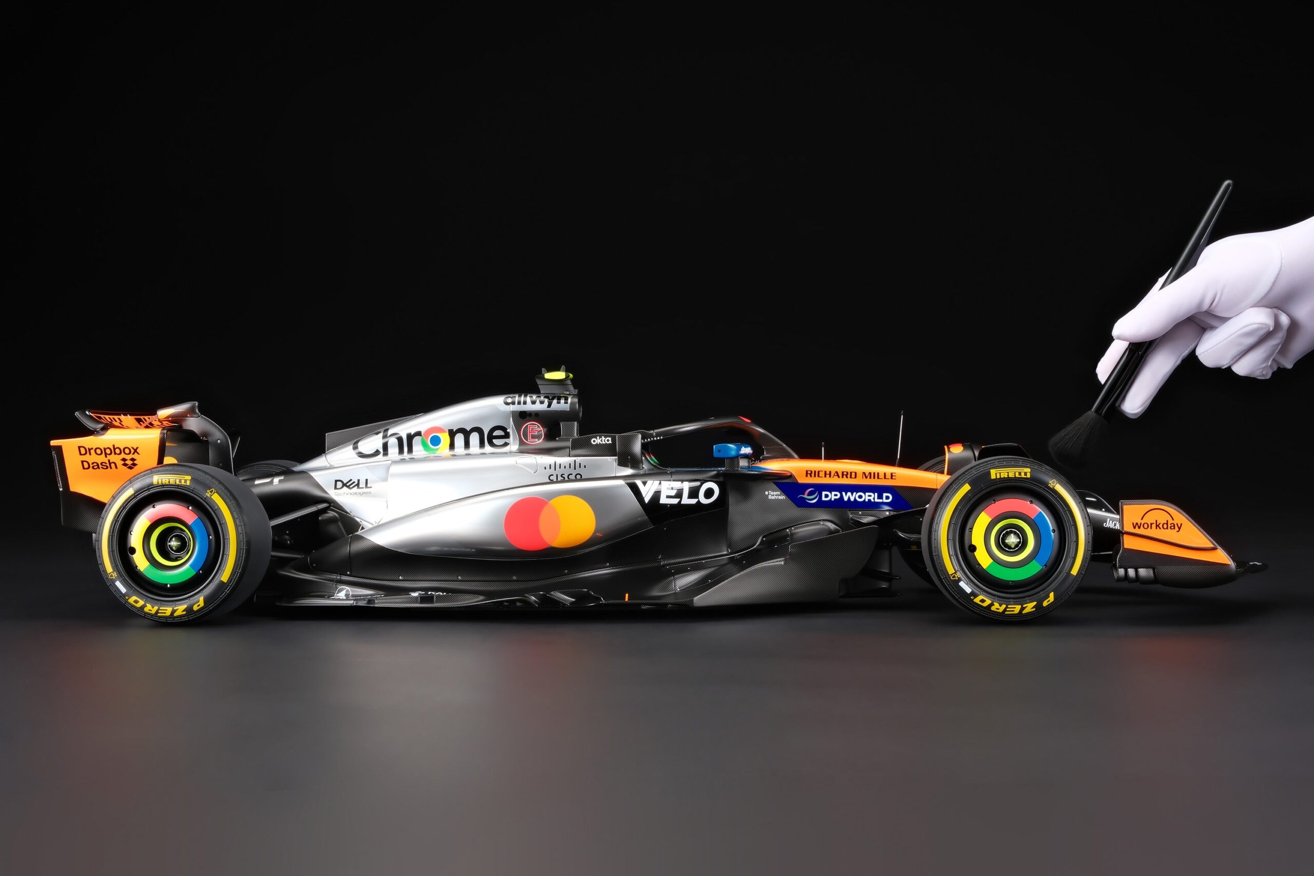 Amalgam McLaren MCL39 2025 British Grand Prix - Chrom / Orange | 1:8 - 画像3