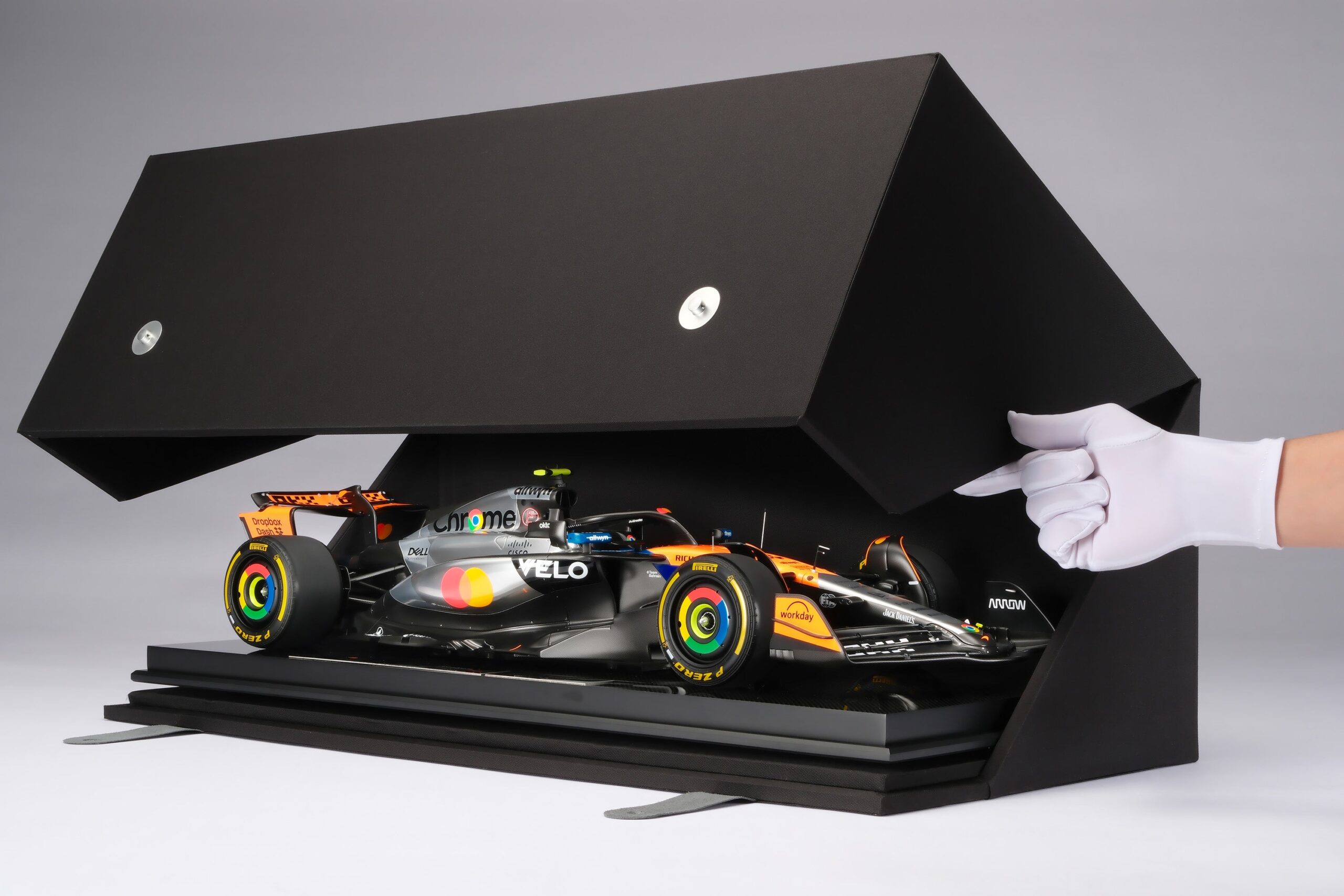 Amalgam McLaren MCL39 2025 British Grand Prix - Chrom / Orange | 1:8 - 画像19