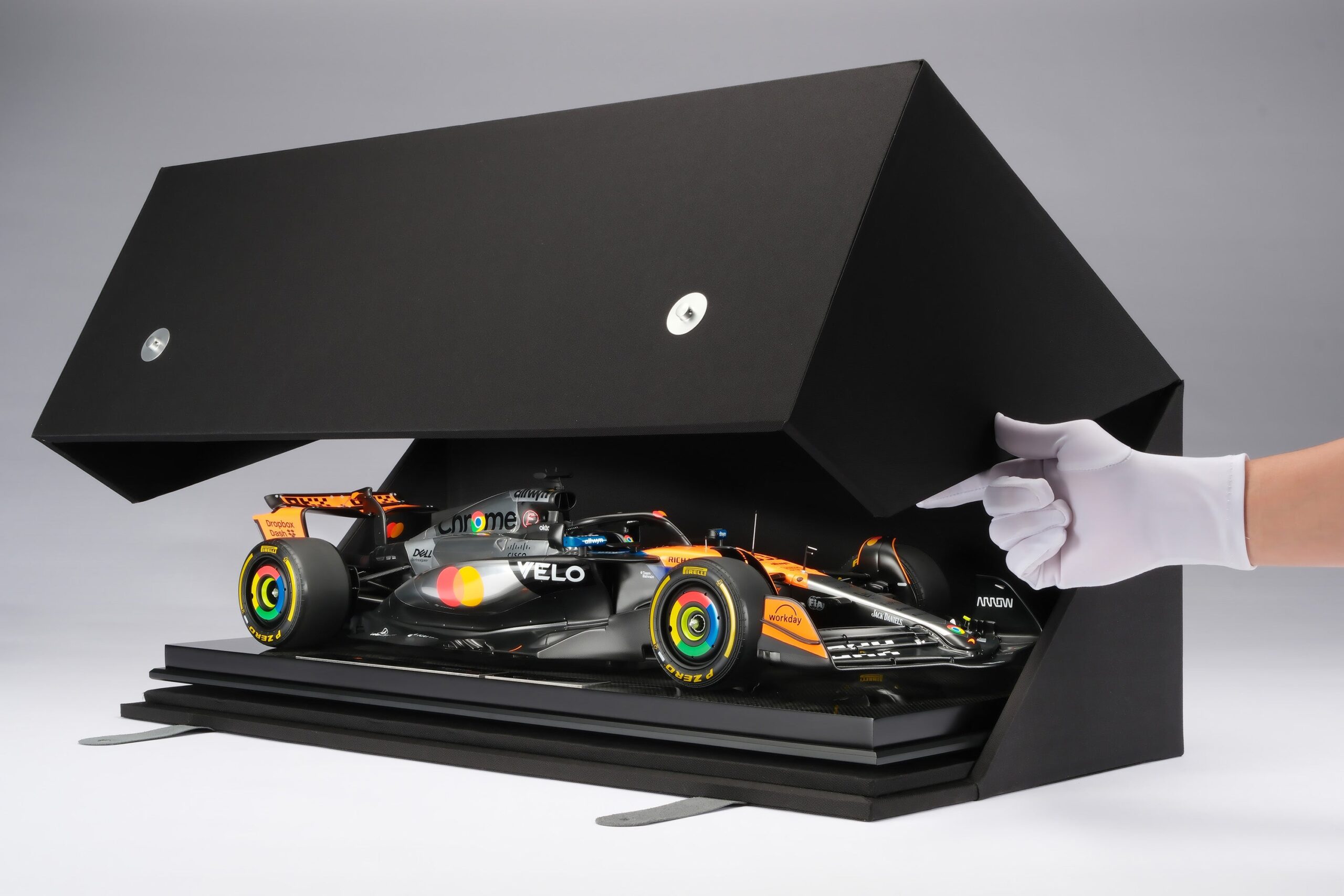 Amalgam McLaren MCL39 2025 British Grand Prix - Chrom / Orange | 1:8 - 画像37