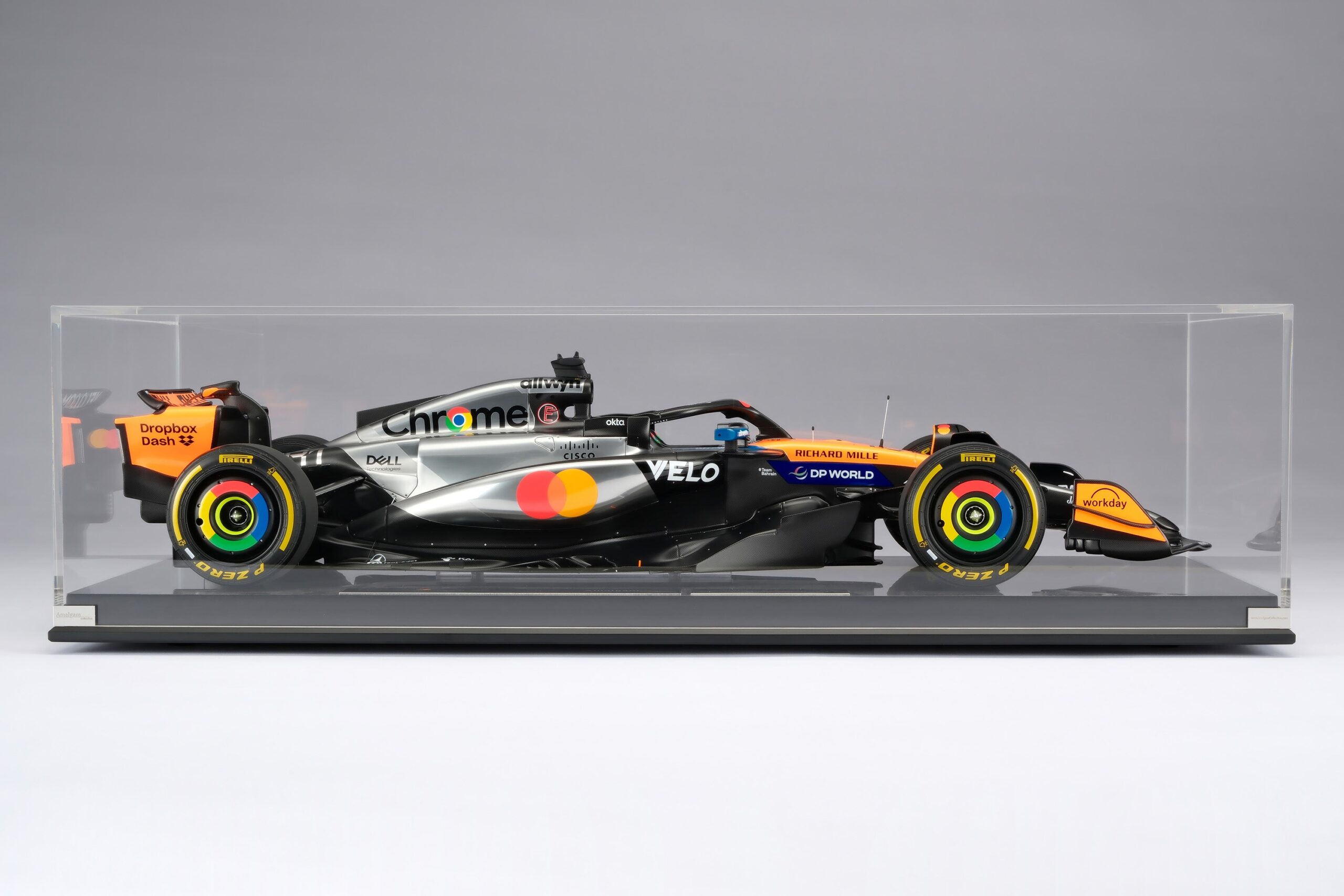 Amalgam McLaren MCL39 2025 British Grand Prix - Chrom / Orange | 1:8 - 画像36