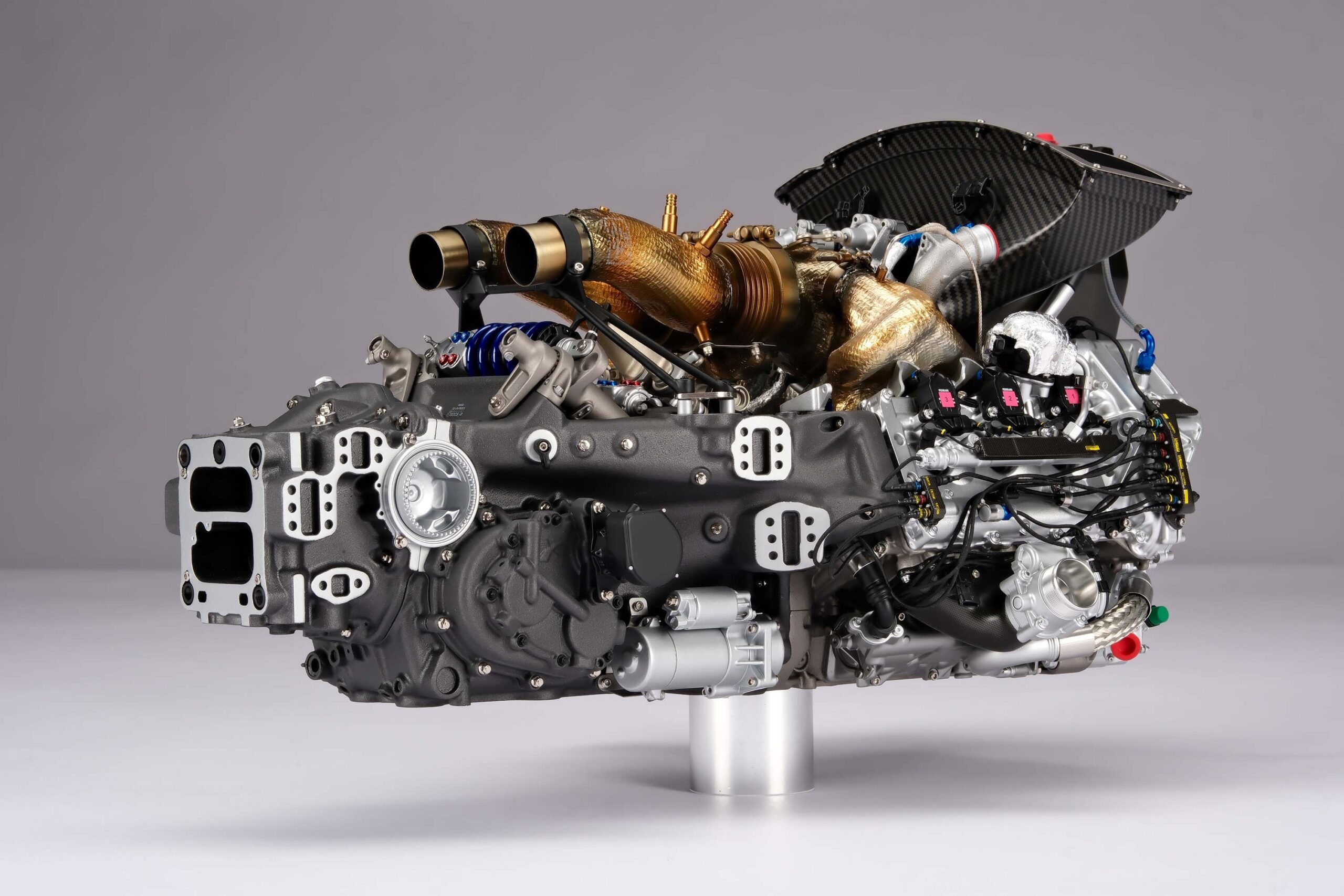 Amalgam Ferrari 499P V6 Motor & Getriebe 2023 Le Mans | 1:4 - 画像11