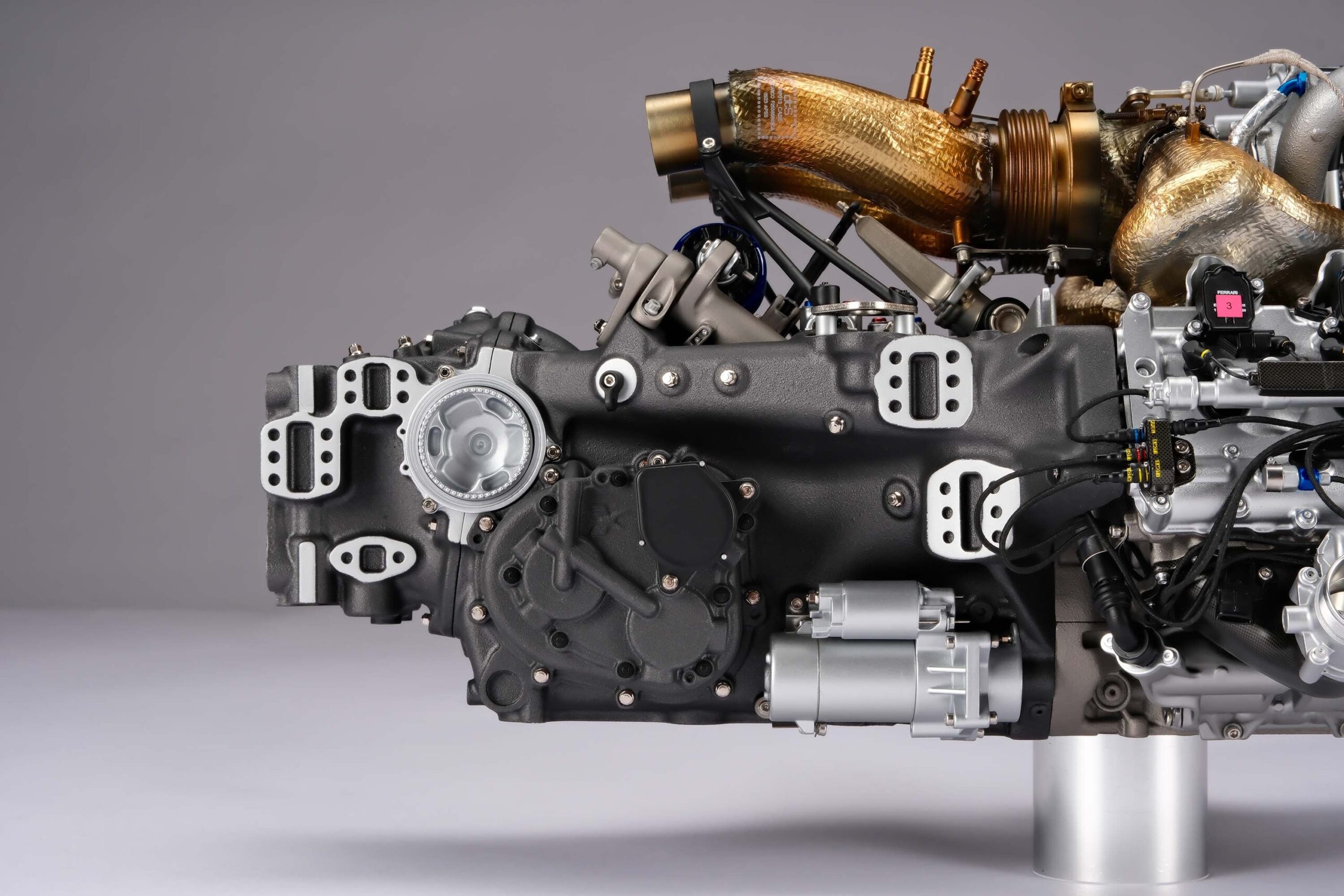 Amalgam Ferrari 499P V6 Motor & Getriebe 2023 Le Mans | 1:4 - 画像20