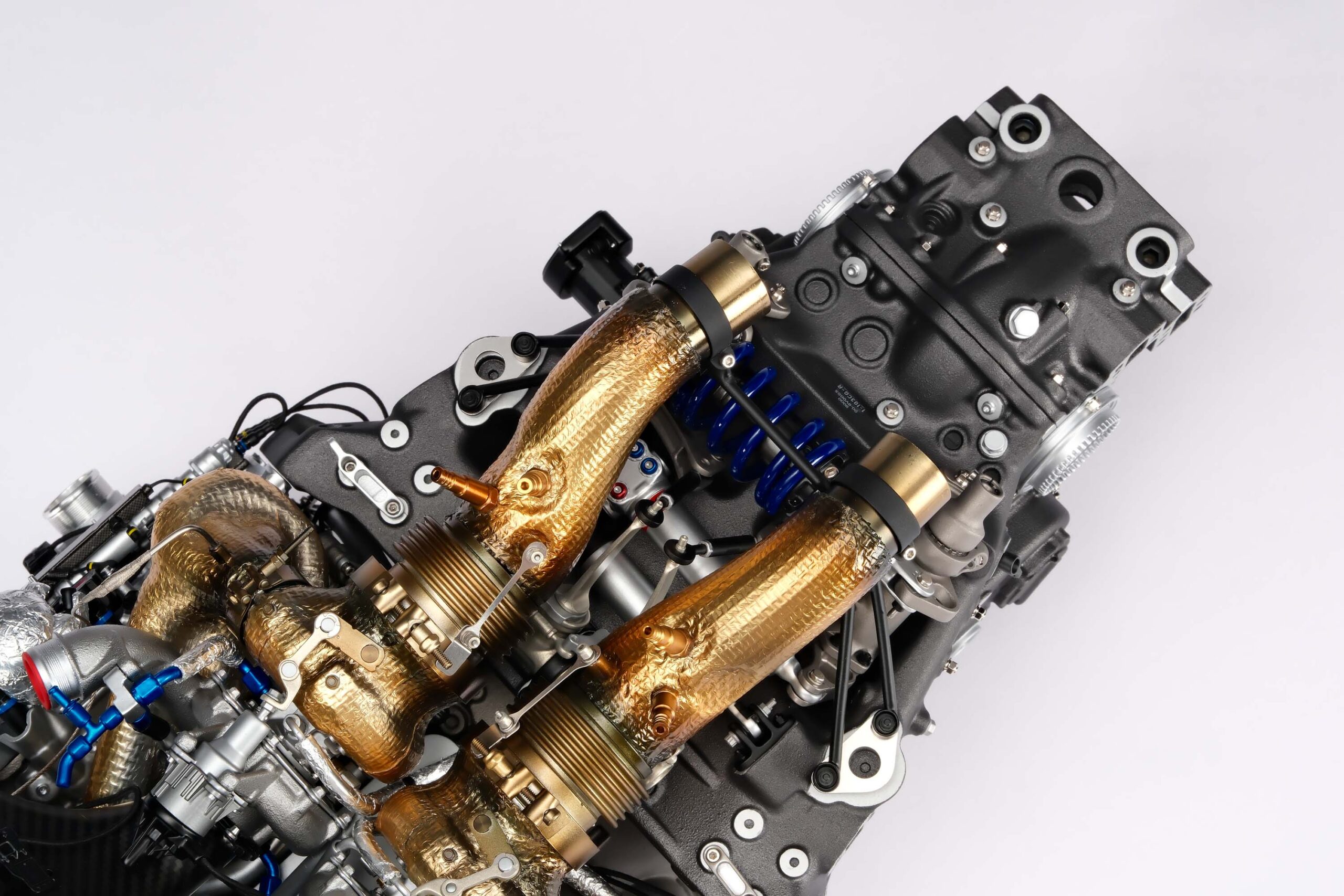 Amalgam Ferrari 499P V6 Motor & Getriebe 2023 Le Mans | 1:4 - 画像13