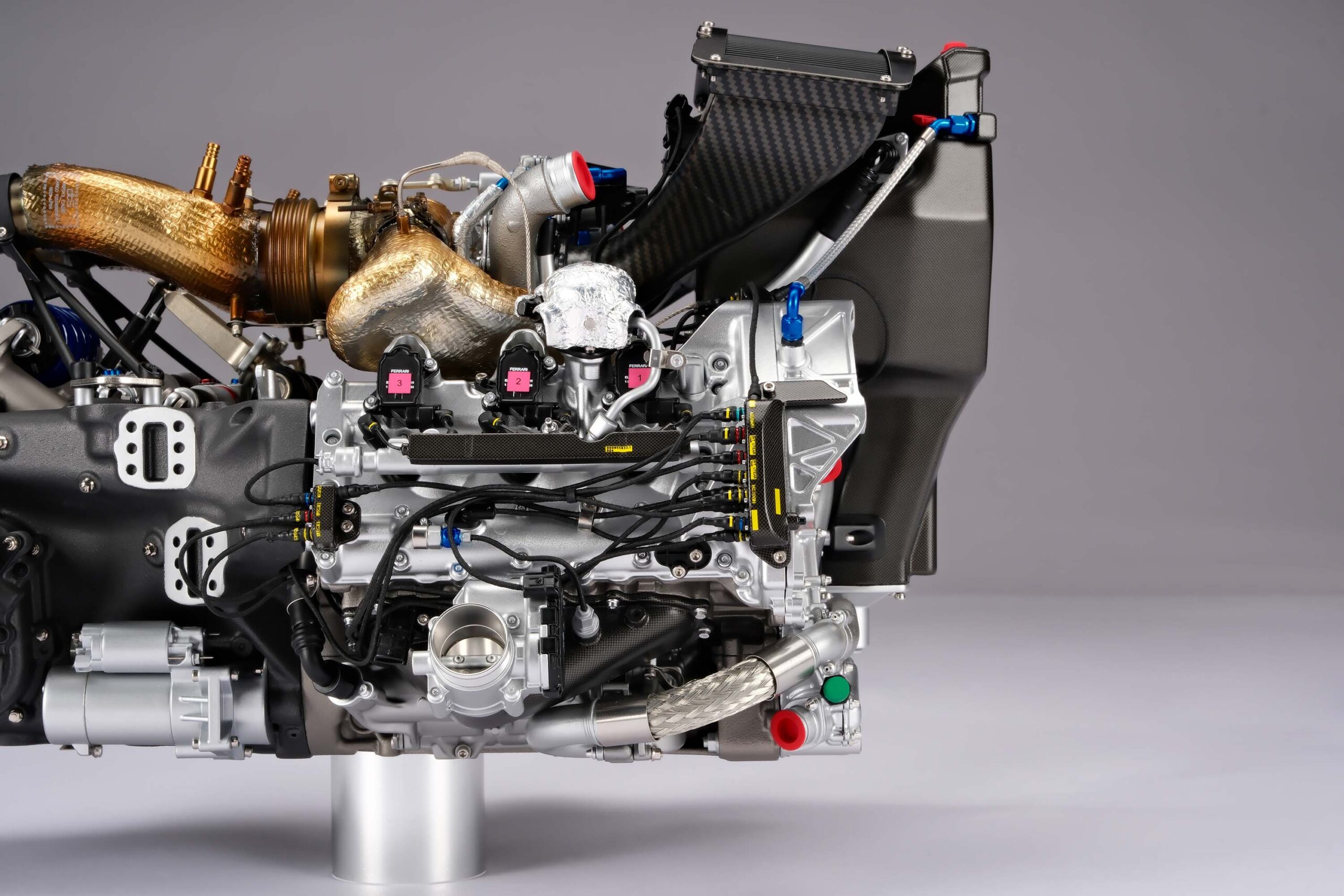 Amalgam Ferrari 499P V6 Motor & Getriebe 2023 Le Mans | 1:4 - 画像21