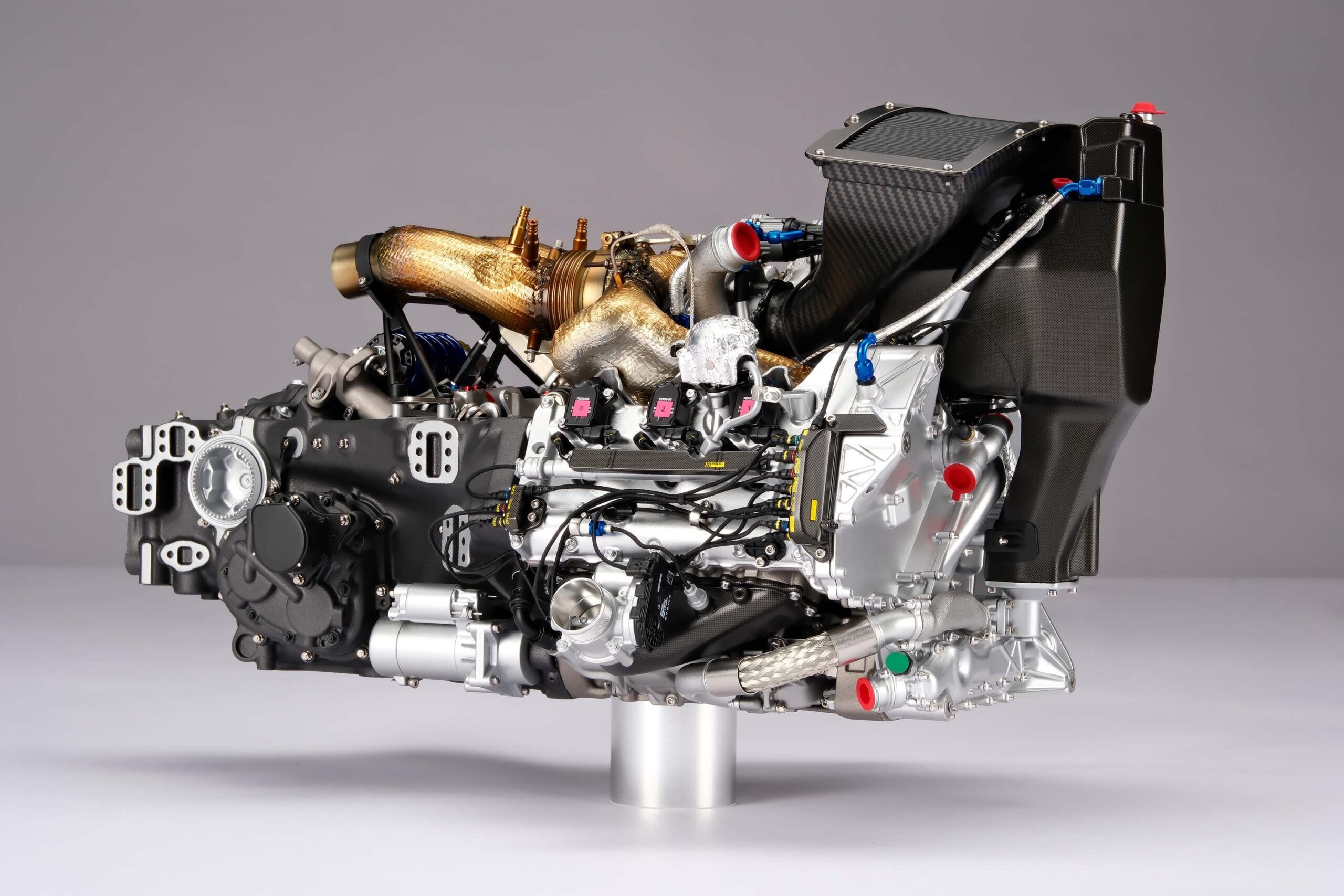 Amalgam Ferrari 499P V6 Motor & Getriebe 2023 Le Mans | 1:4 - 画像9