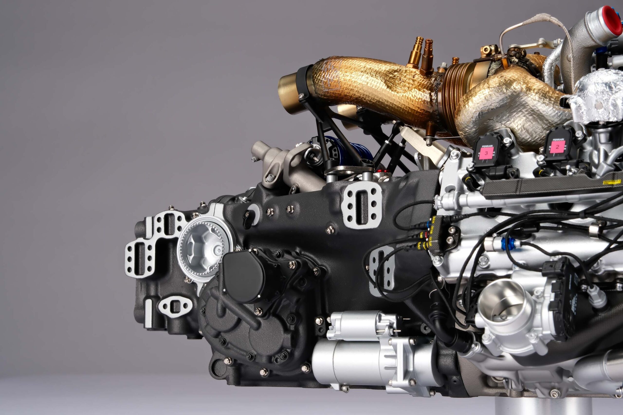 Amalgam Ferrari 499P V6 Motor & Getriebe 2023 Le Mans | 1:4 - 画像24