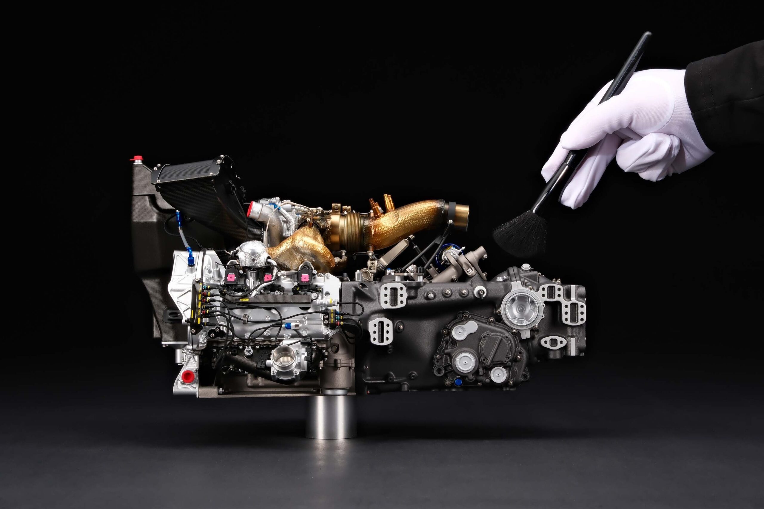 Amalgam Ferrari 499P V6 Motor & Getriebe 2023 Le Mans | 1:4 - 画像3
