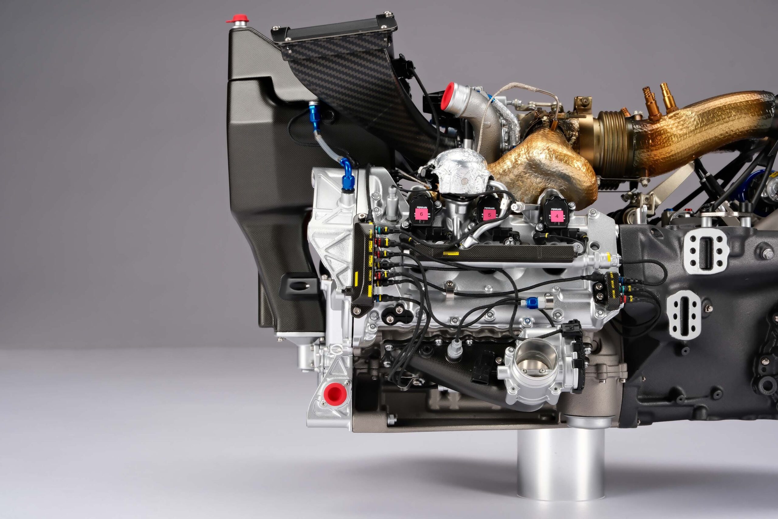 Amalgam Ferrari 499P V6 Motor & Getriebe 2023 Le Mans | 1:4 - 画像14