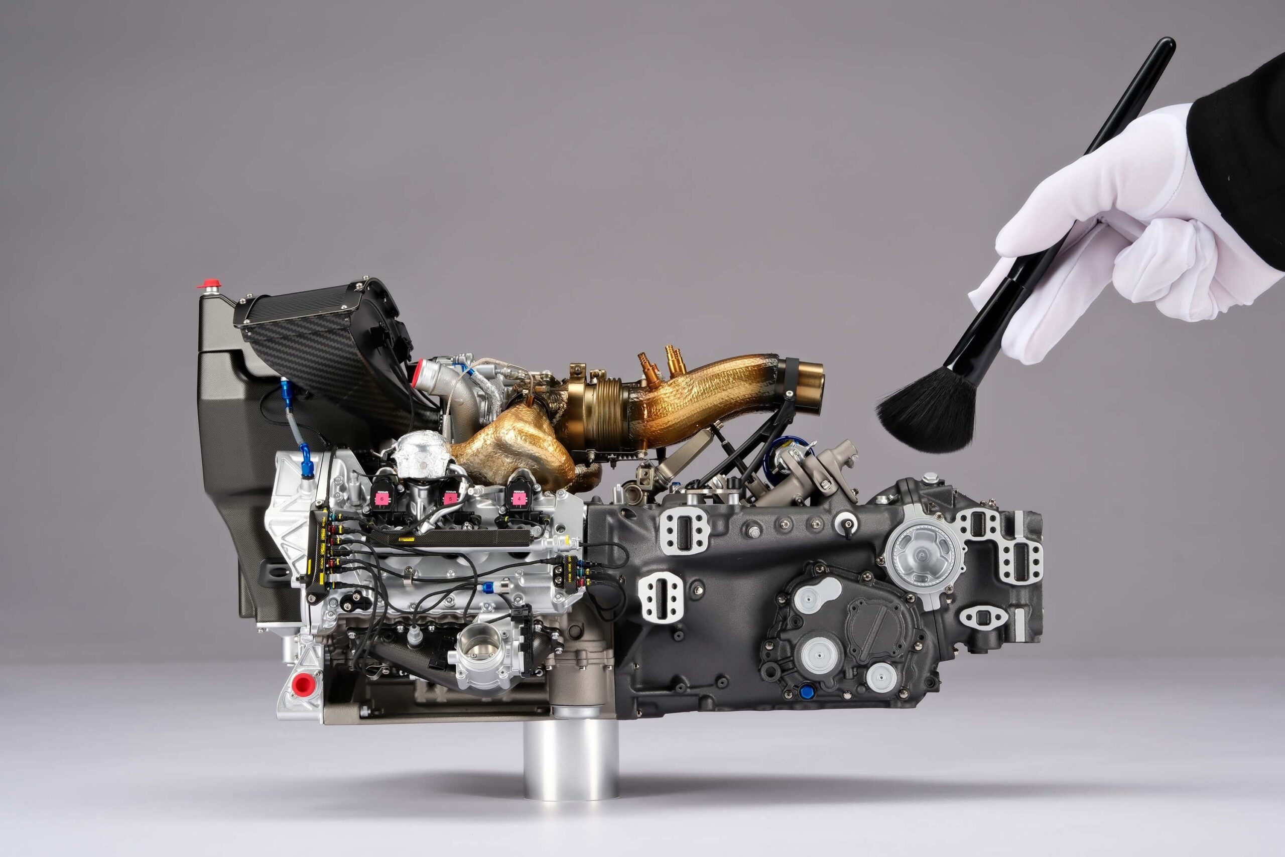 Amalgam Ferrari 499P V6 Motor & Getriebe 2023 Le Mans | 1:4 - 画像4